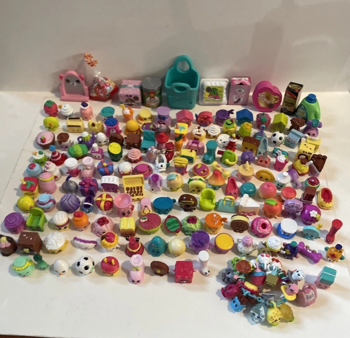 Lot Of 170+ Shopkins From Different Seasons