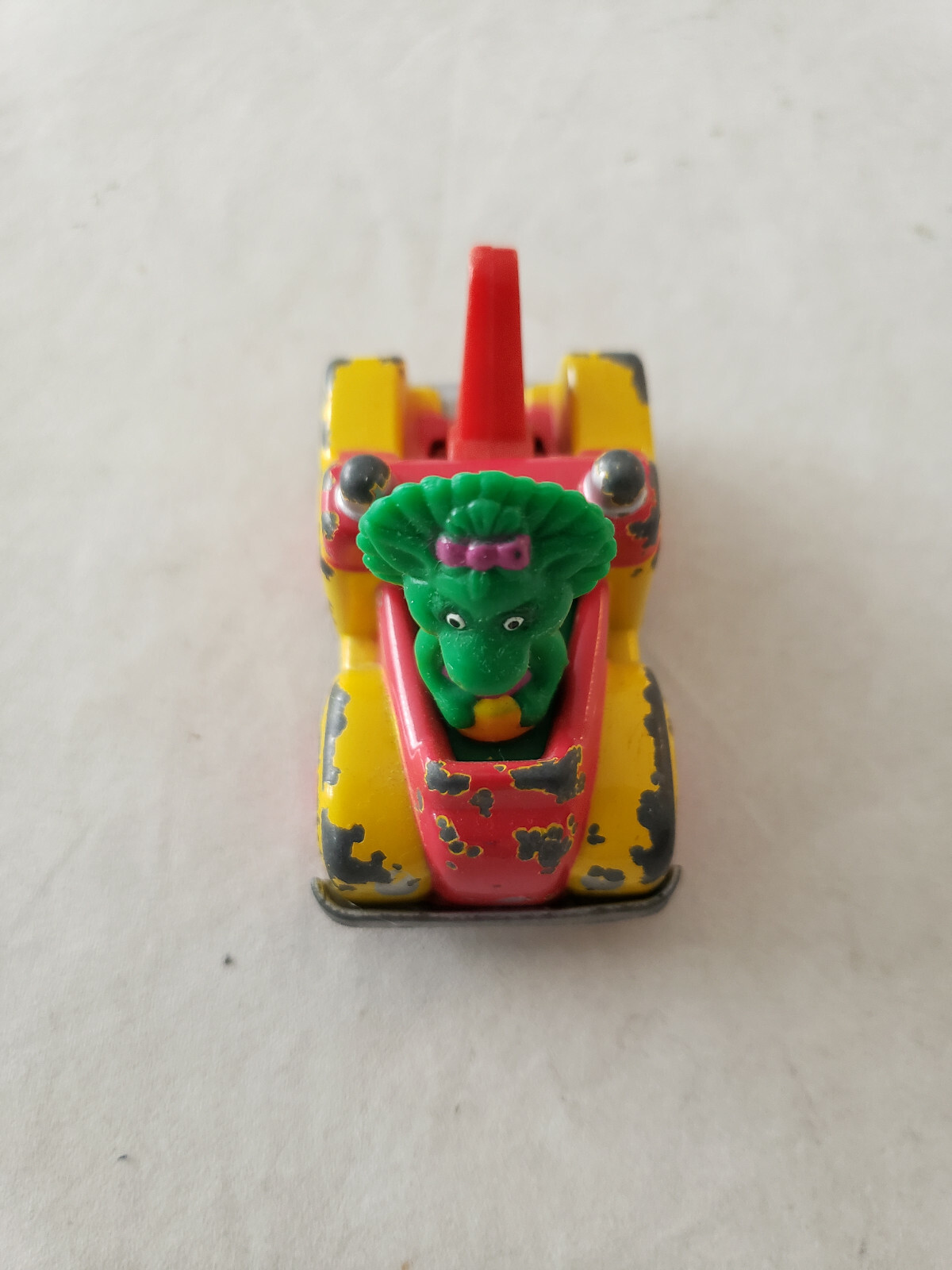 VTG Baby Bop barney Toy Car Tow truck Die Cast 1993 Lyons Group Kid Dimension