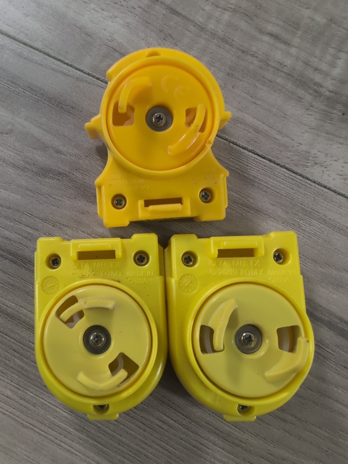 Hasbro TOMY Beyblade Right – Left Spin Launcher Metal Fusion 2000s LOT OF 15
