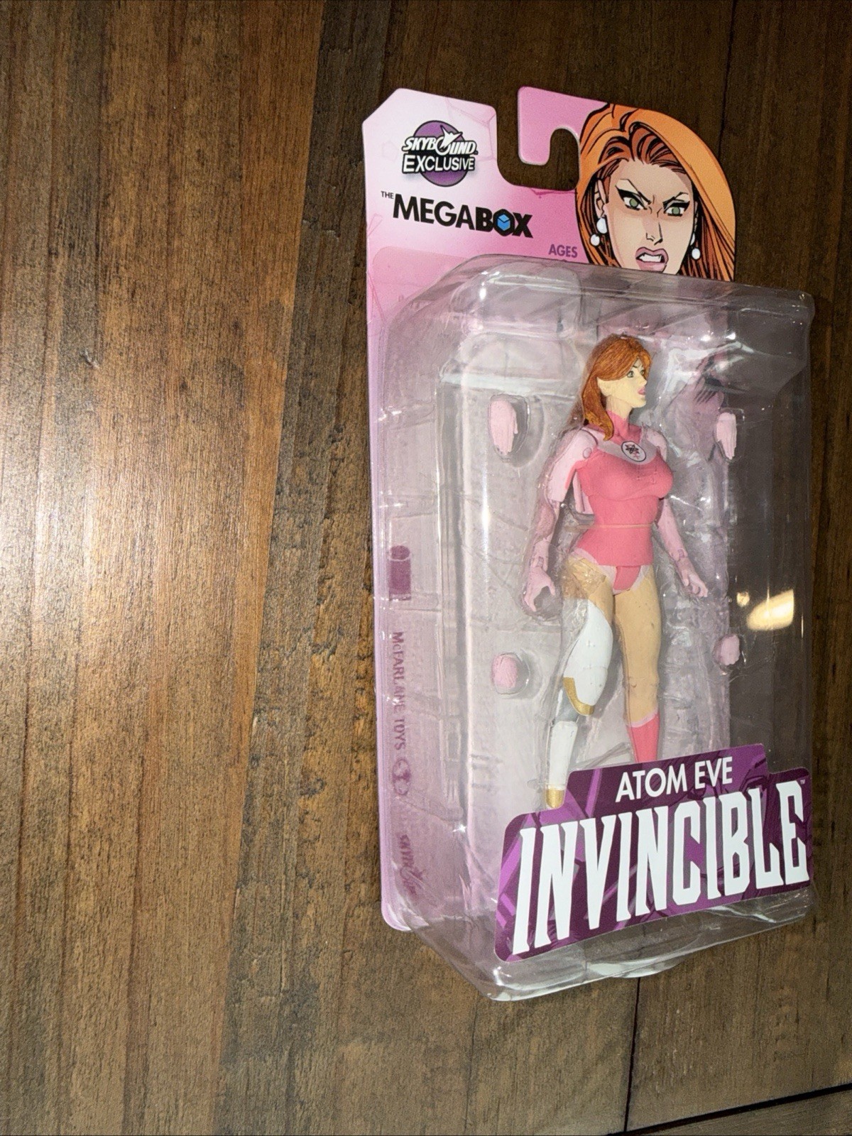 McFarlane Skybound Invincible Exclusive Yellow Suit Atom Eve Action Figure