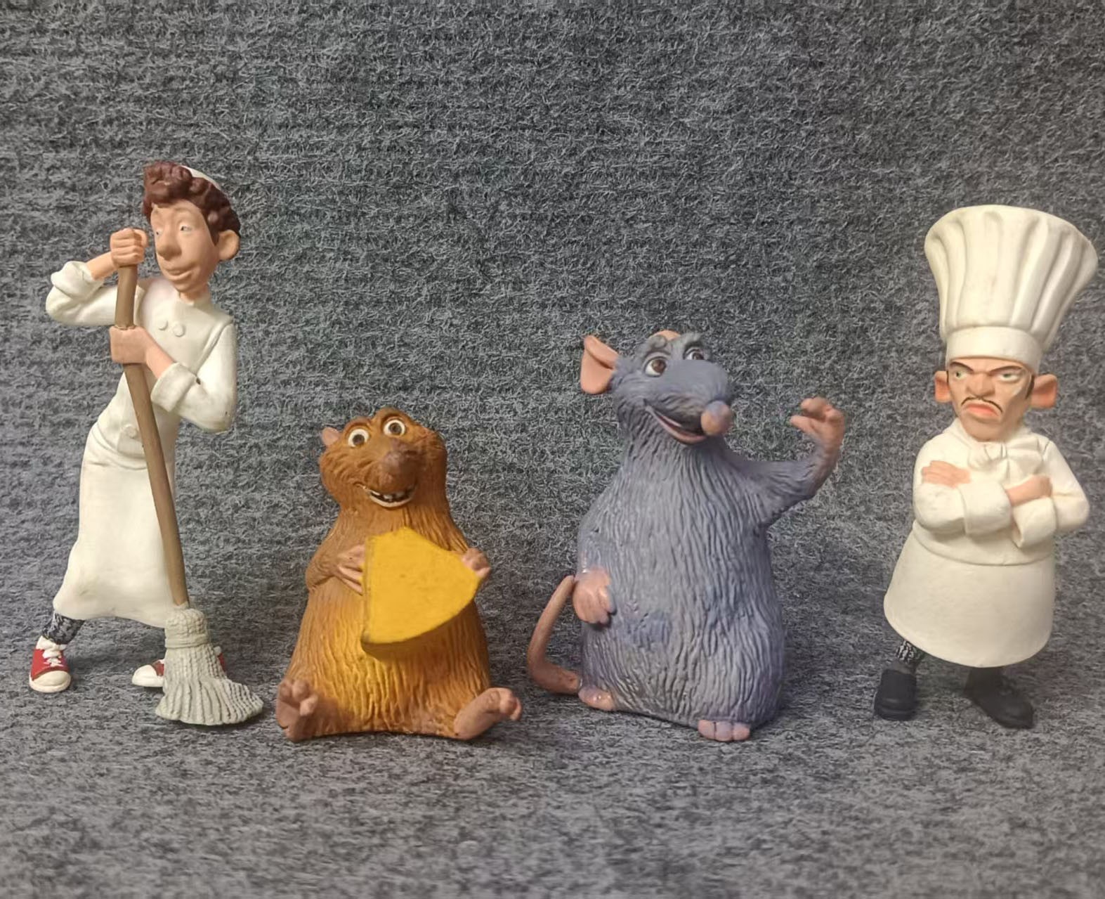 Disney Ratatouille Figures Set (4pcs) – Linguini, Remy, Emile, Skinner 3&Prime;-4&Prime;high