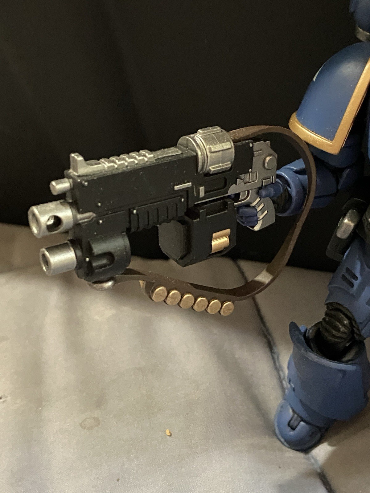 Games Workshop Warhammer 40,000 Space Marine Action Figure Blue Gold Plastic
