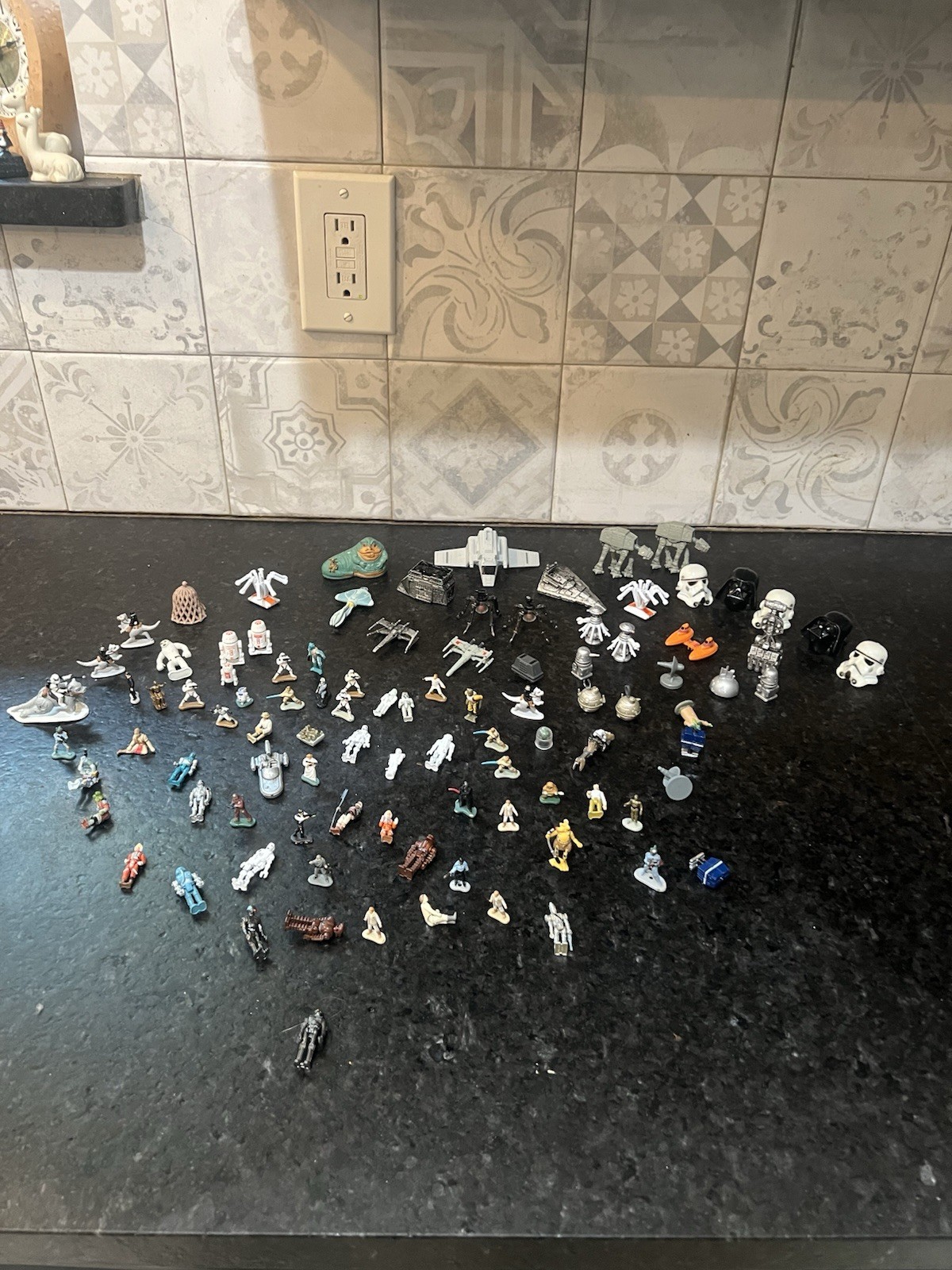 Lot of 99 – Vintage 1990s Star Wars Most Micro Machines some others rings plus