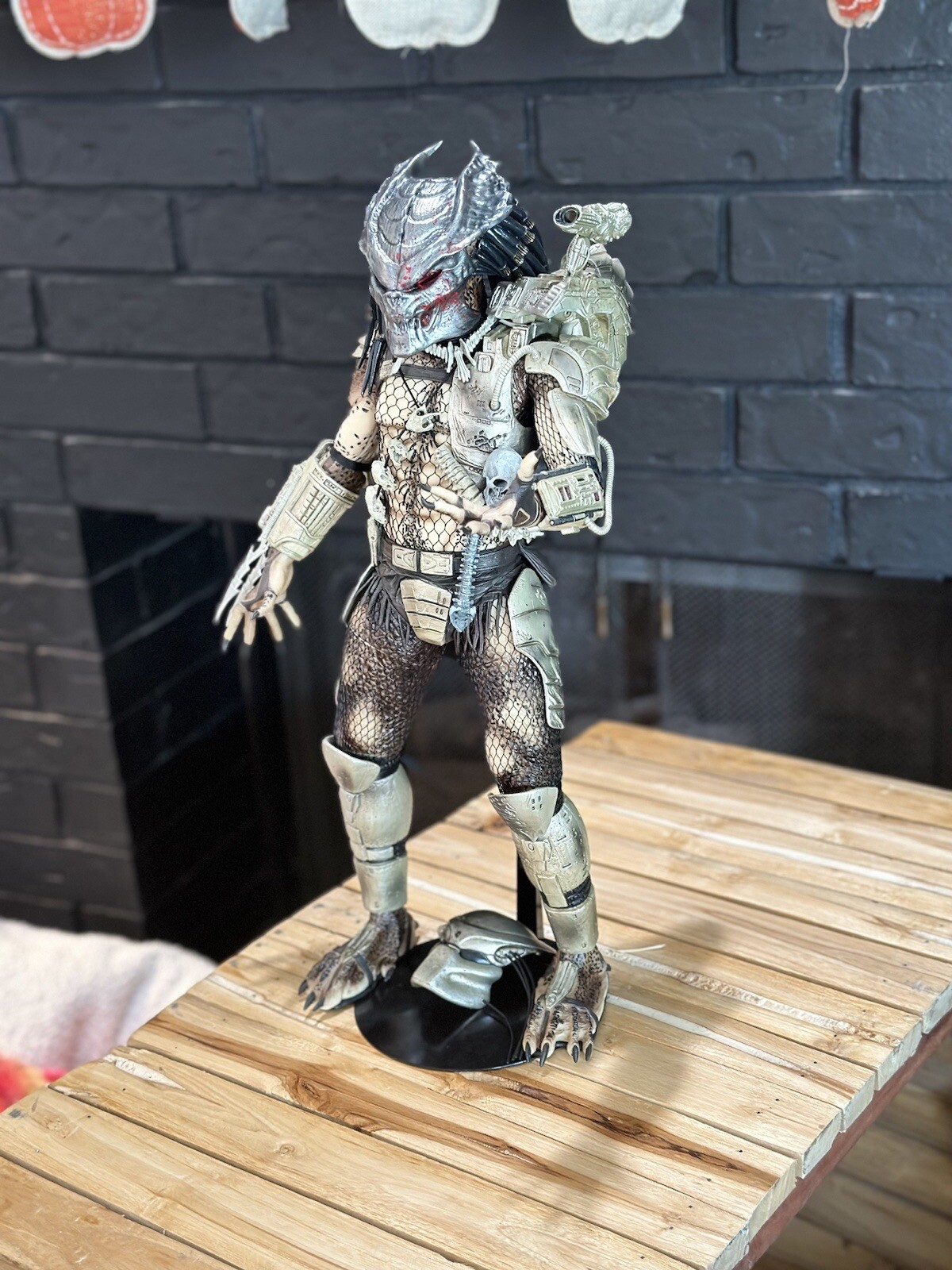 Custom 1/4 Scale Echo Mask For Neca Jungle Hunter Predator – MADE TO ORDER