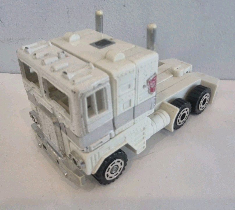 Transformers G1 Ultra Magnus White Optimus Prime Cab Robot Only