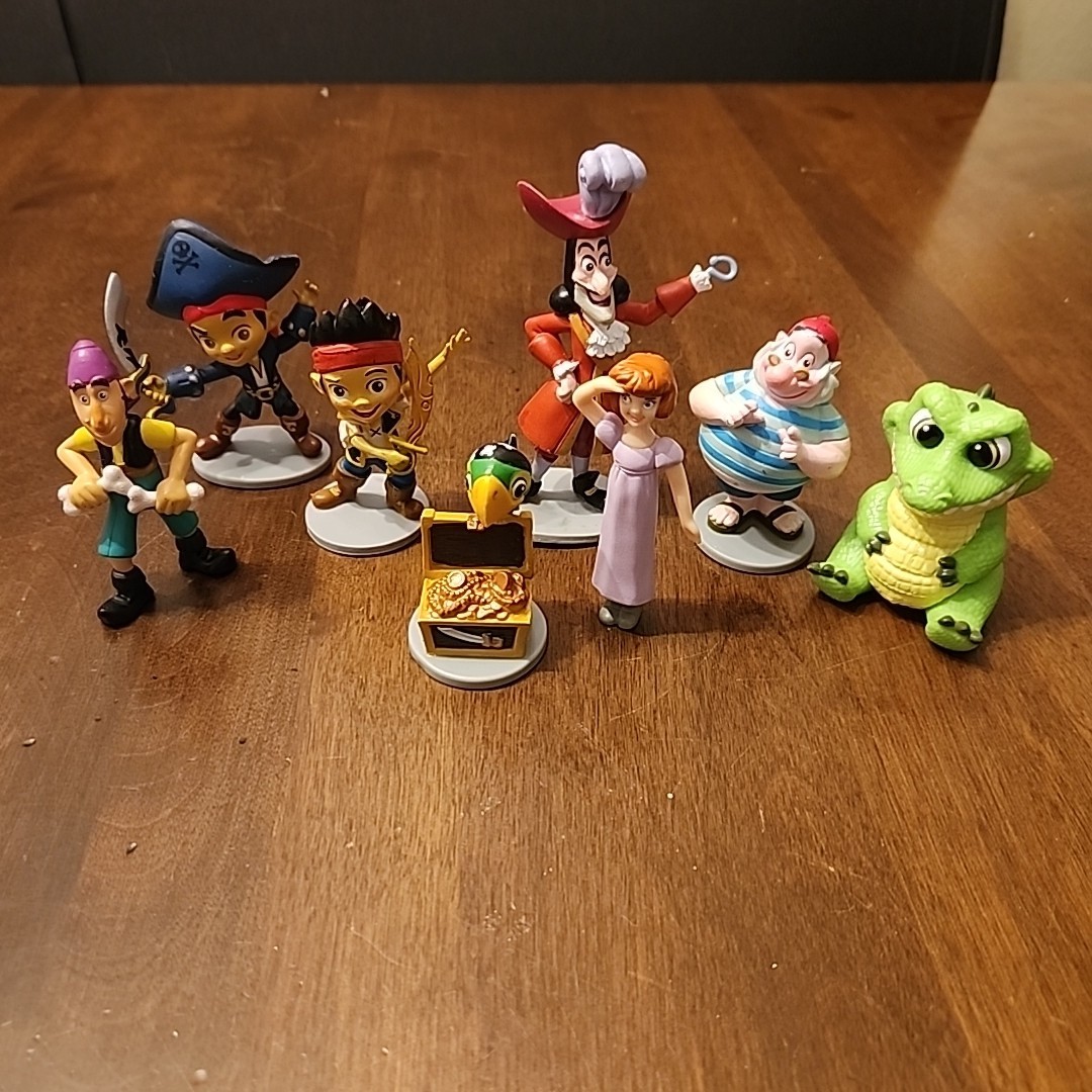 Disney Jake and the Neverland Pirates Figures Lot Bones Captain Hook Wendy Smee+