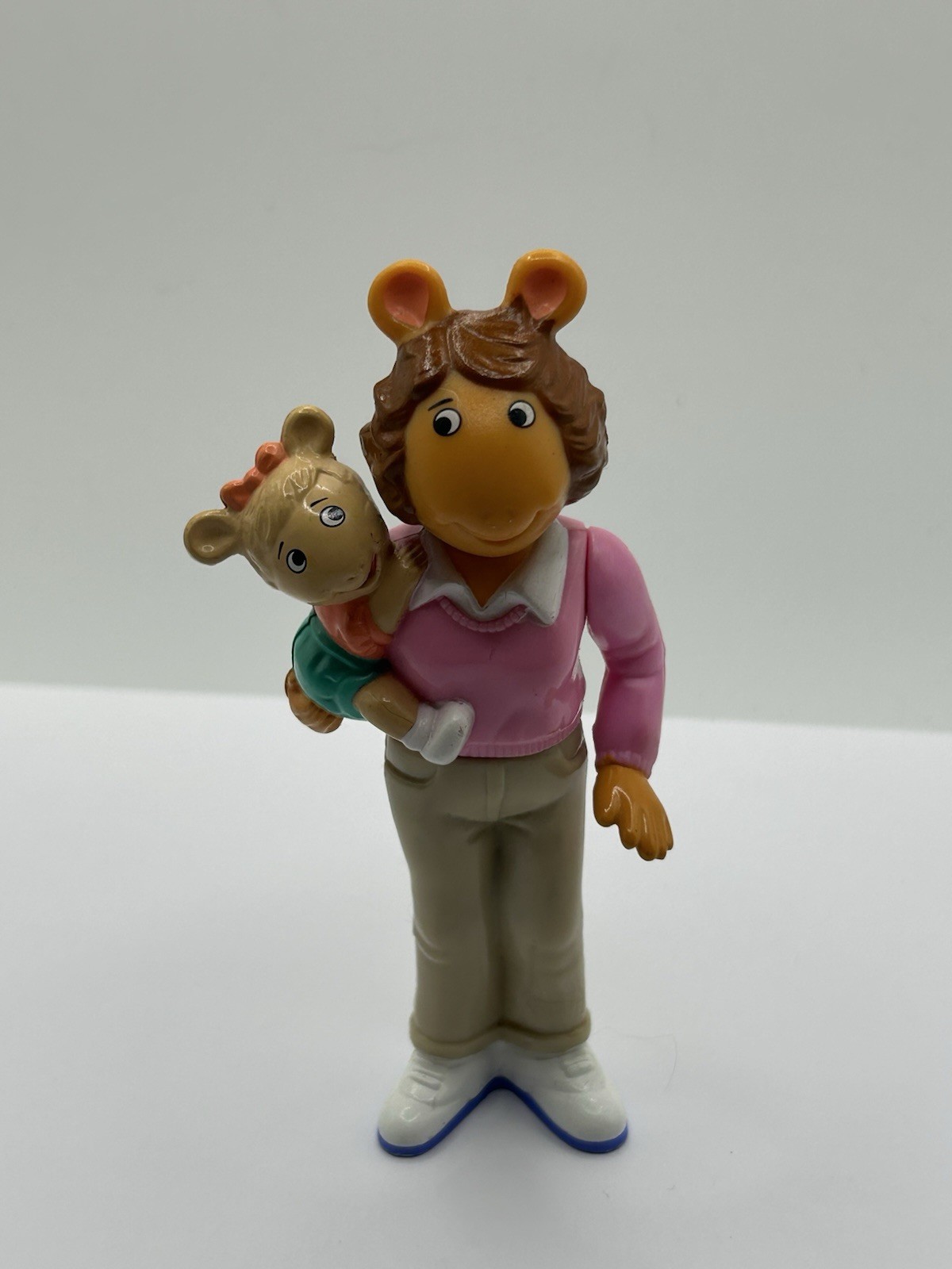 Vintage PBS Kids Arthur Aardvark Mom Holding Kate Action Figure Toy 4.5&Prime; 1996