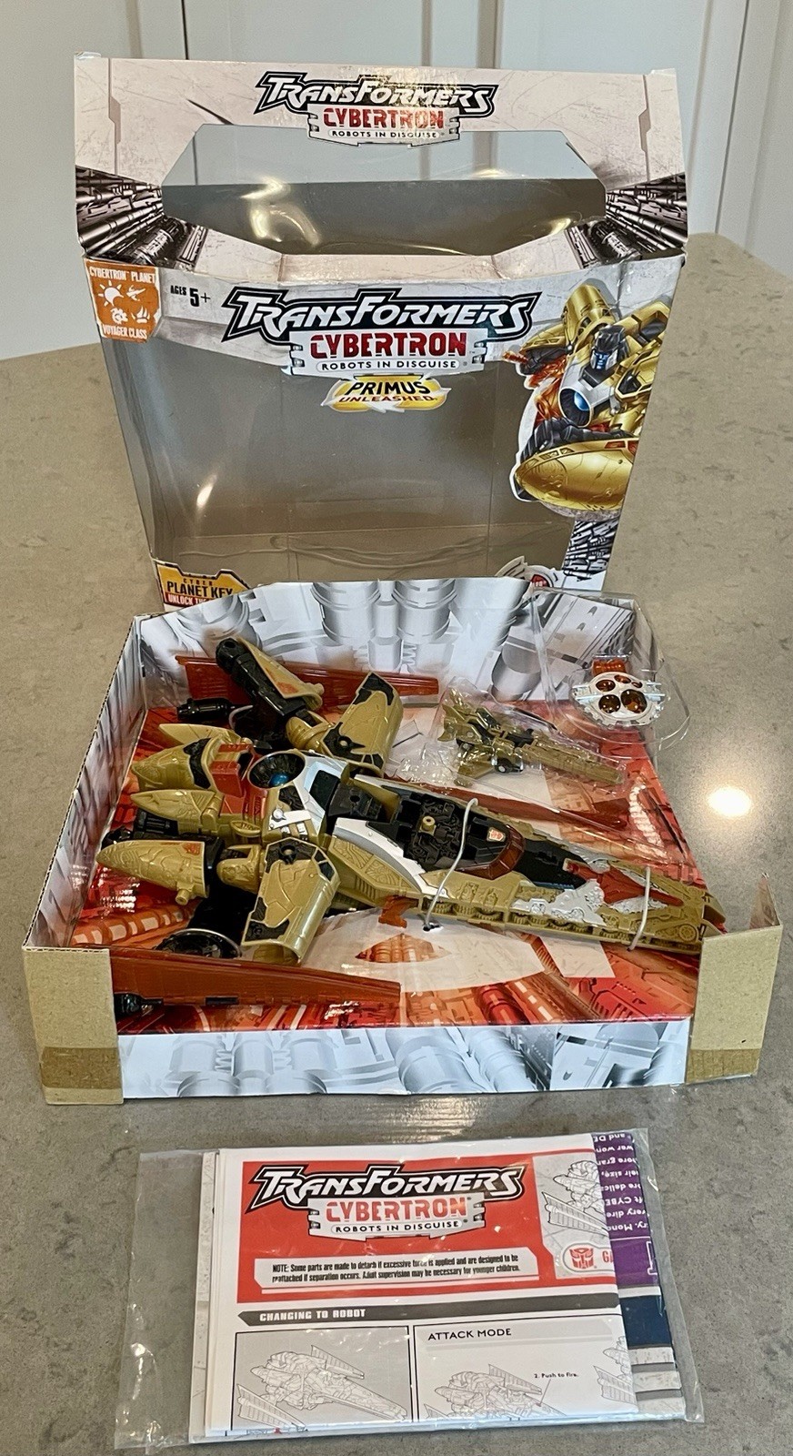 Hasbro Transformers Cybertron – Galaxy Force Vector Prime – Primus Unleashed
