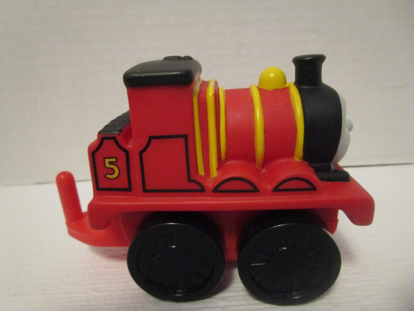 Thomas & Friends James #5 Red Plastic Push 4&Prime; Toy Engine 2010 Mattel #1611WC