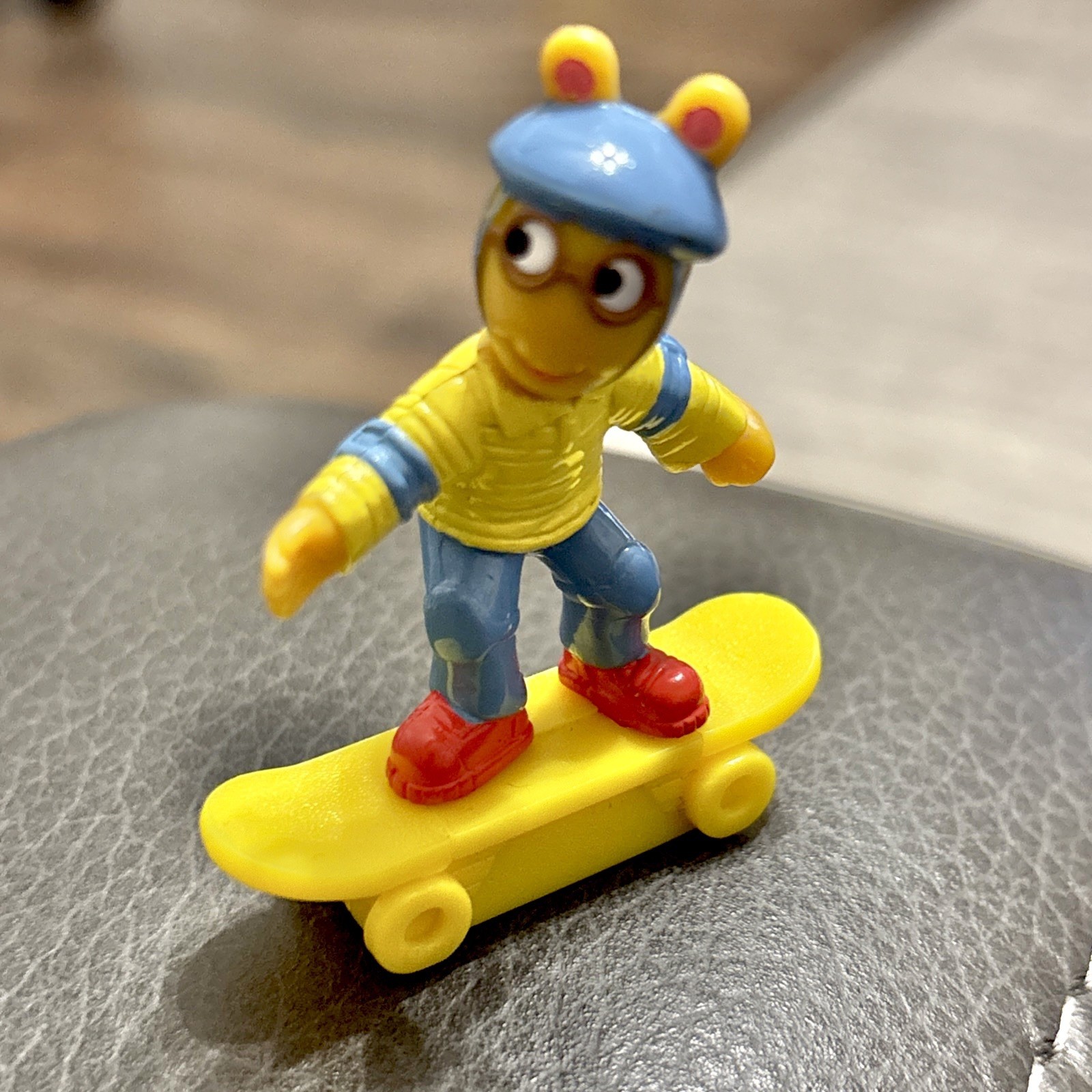 PBS Kids Arthur on Skateboard PVC 2&Prime; PVC Figure Wendy&rsquo;s Kids Meal Toy 2004