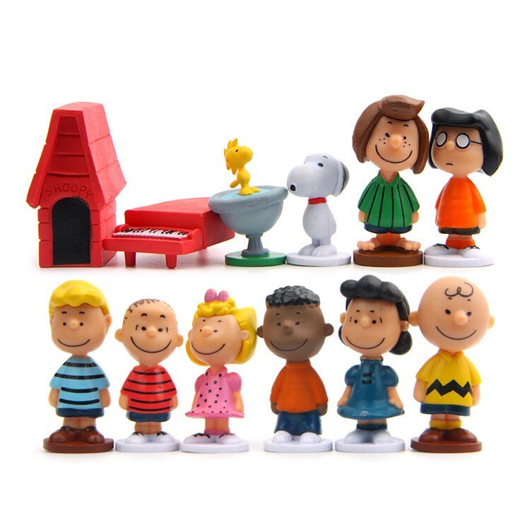Snoopy & Peanuts Gang 12pc Set 1-1/2&Prime;-2-1/2&Prime; Birthday Cake Topper Figurines Set