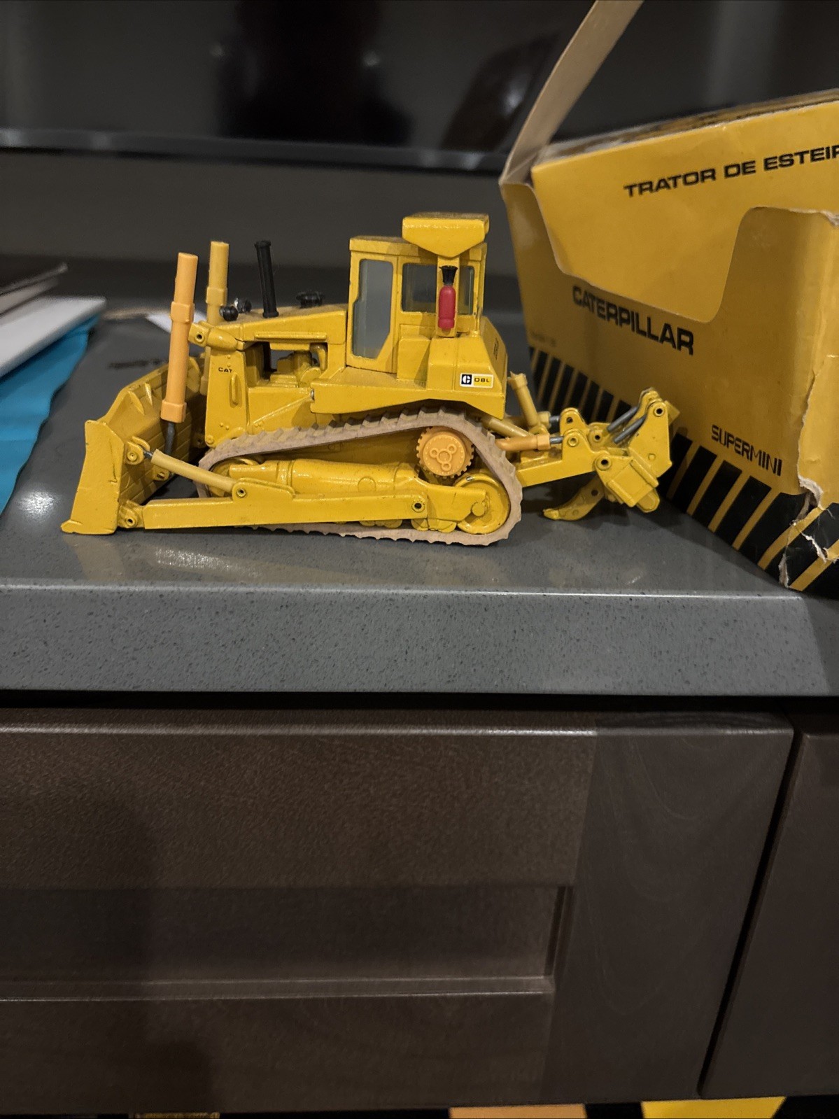 CAT D8L ARPA Bulldozer Diecast Construction Vehicle 1/50