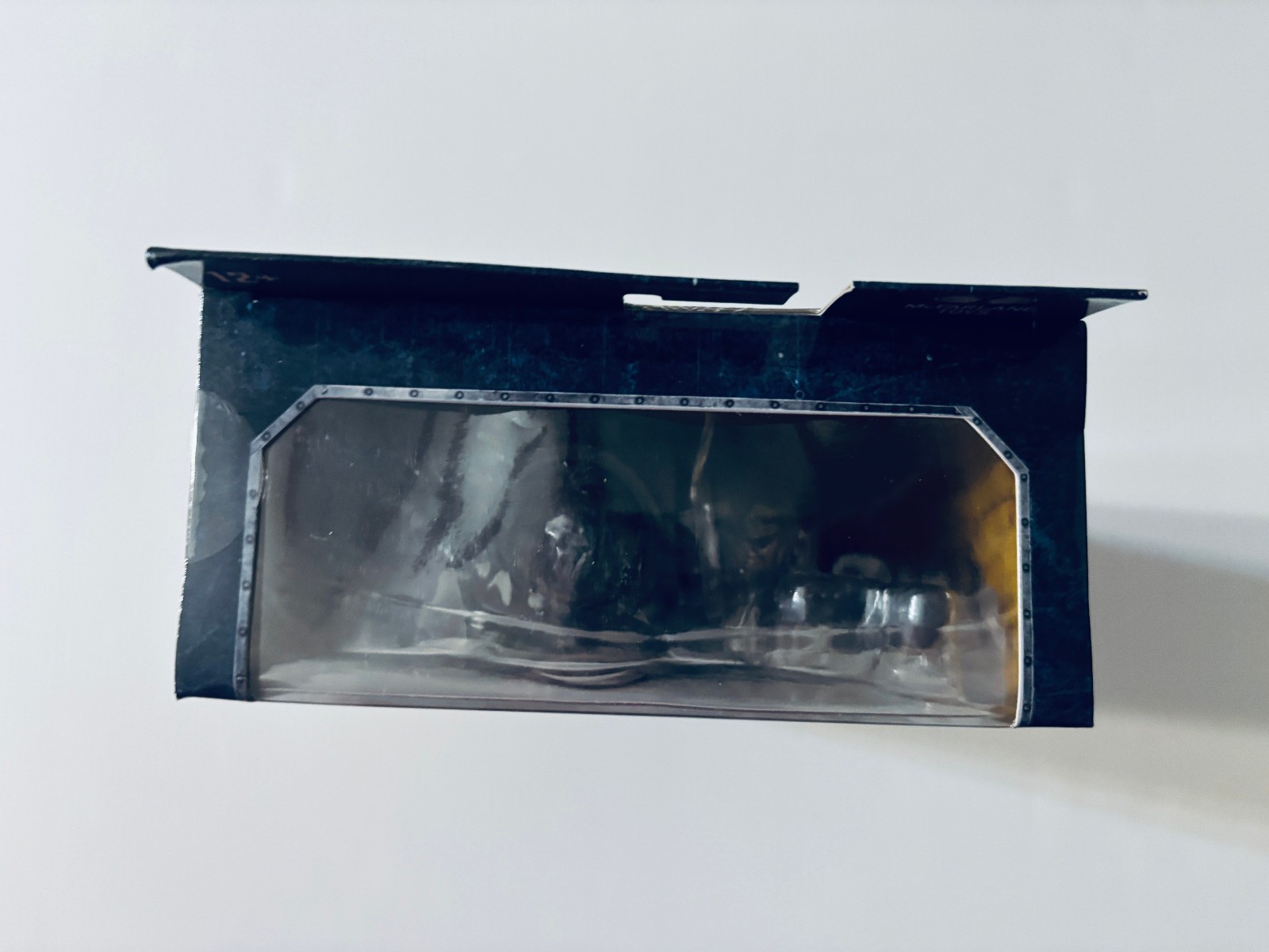 McFarlane – Warhammer 40,000 – Space Marine Reiver Artist Proof – Box Wear