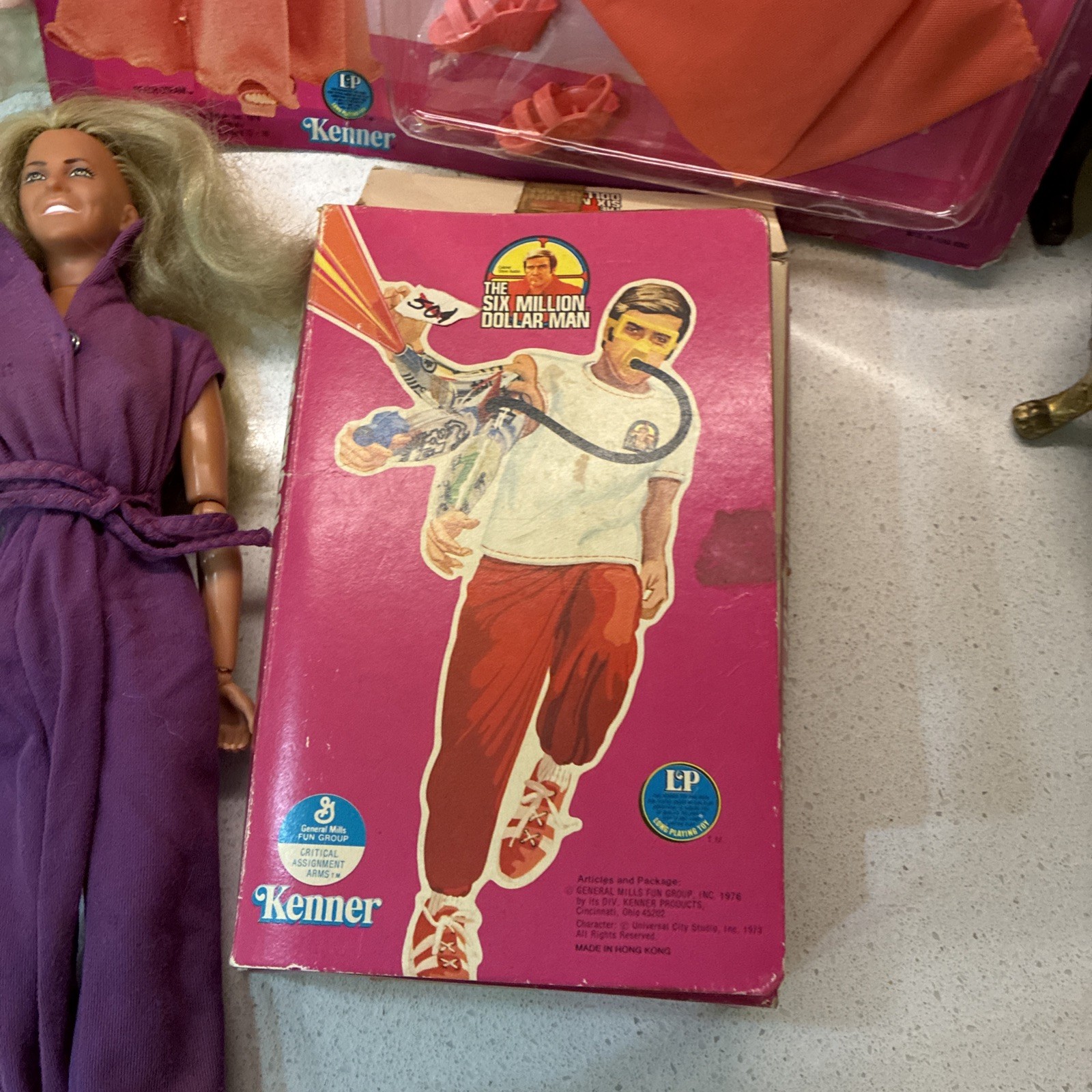 1973 Kenner Bionic Man, Bionic Woman & Maskatron, 2 Outfits, & Critical Arm IP