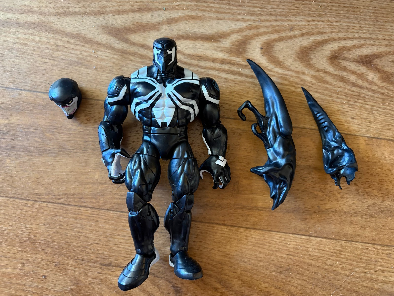 Hasbro 2023 Marvel Legends Space Knight Venom Loose Complete Flash Thompson