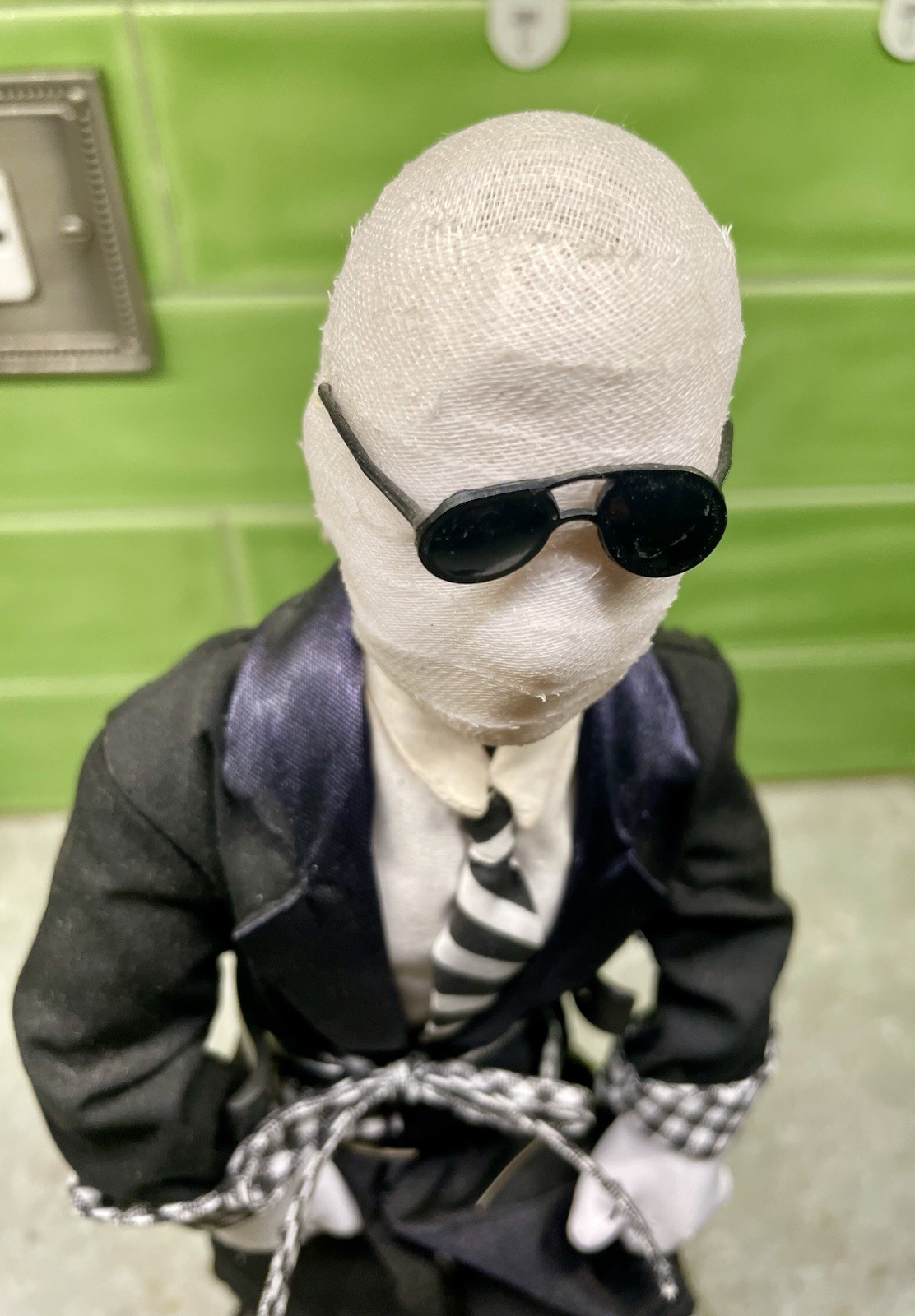 NIB 1998 Universal Studios Monsters Hasbro Signature Series THE INVISIBLE MAN