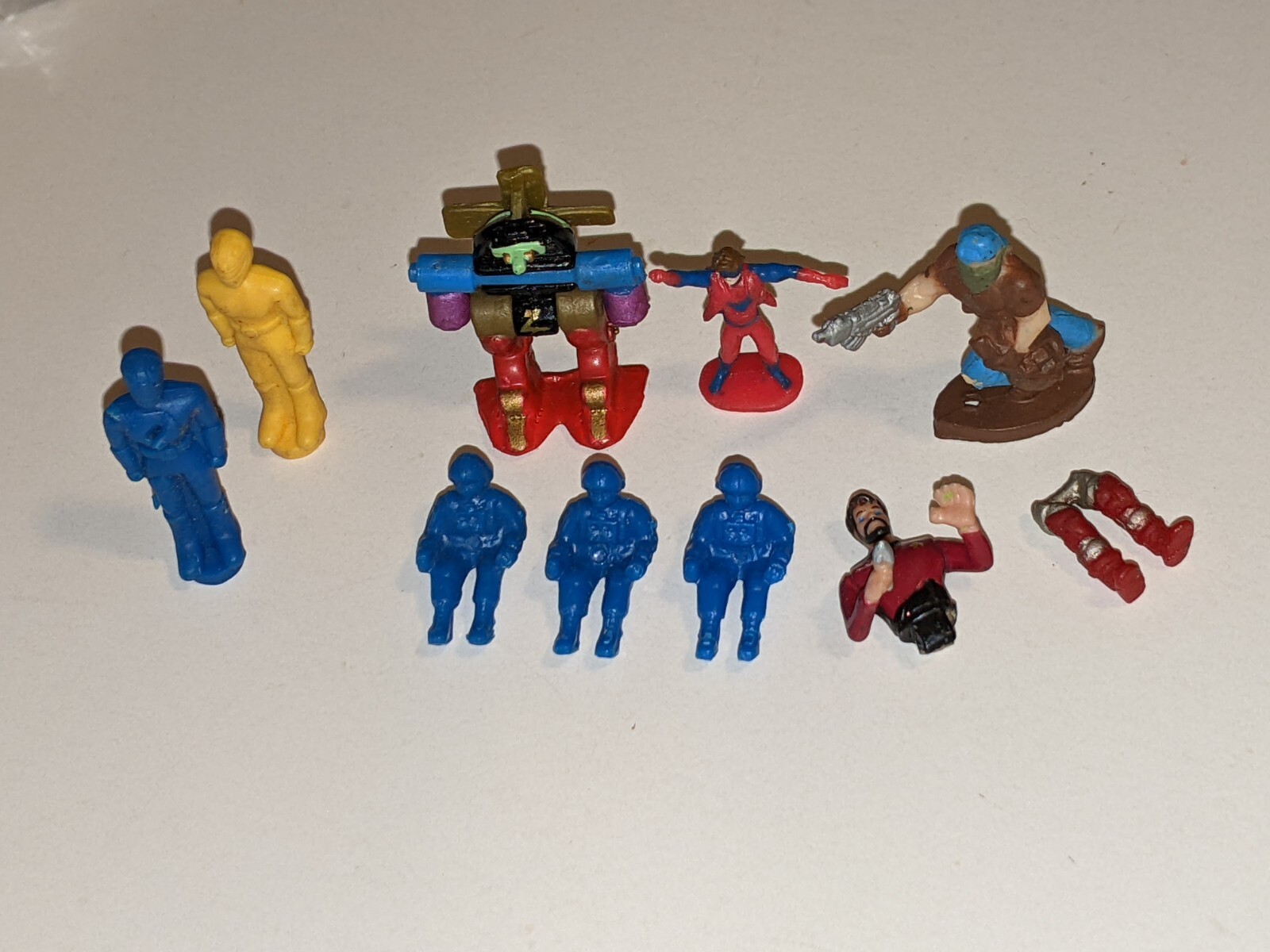 Assorted Miniature figures – 1 inch tall and shorter – Space men – Robot