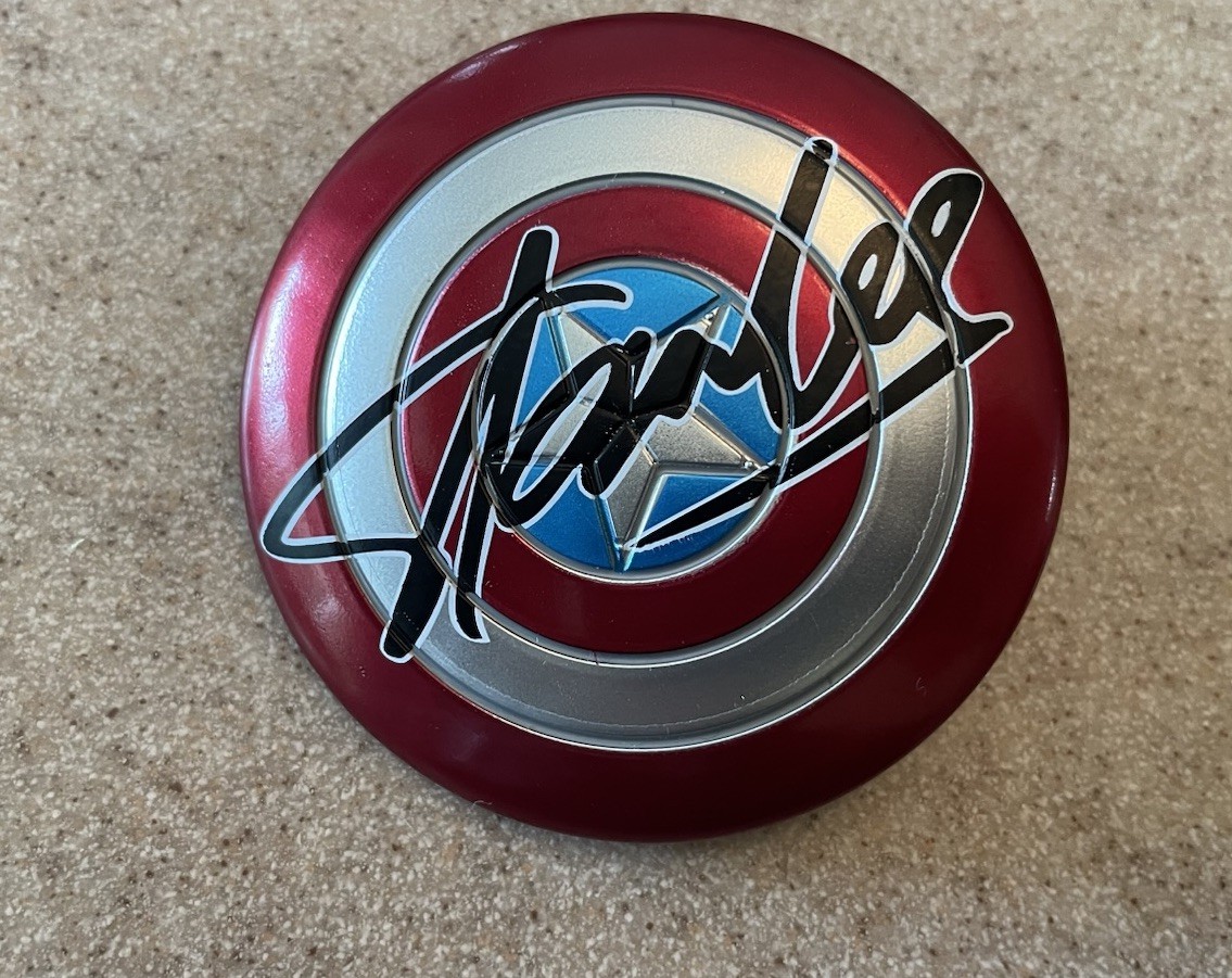 Marvel Legends Stan Lee Captain America Shield Fodder 1/12