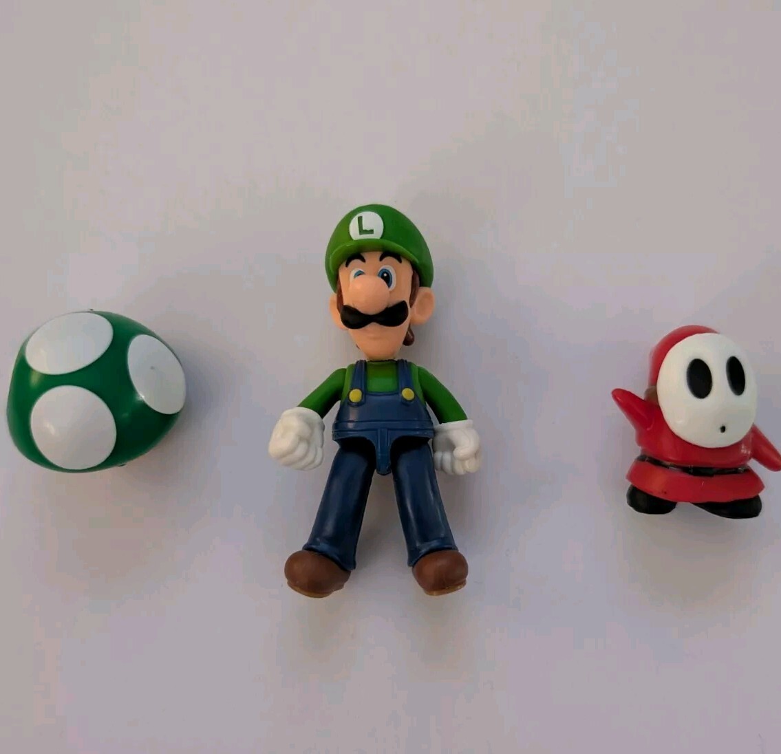 Nintendo Super Mario 2.5&Prime; Luigi Figure Jakks Pacific With 1 Up Mushroom Shy Guy