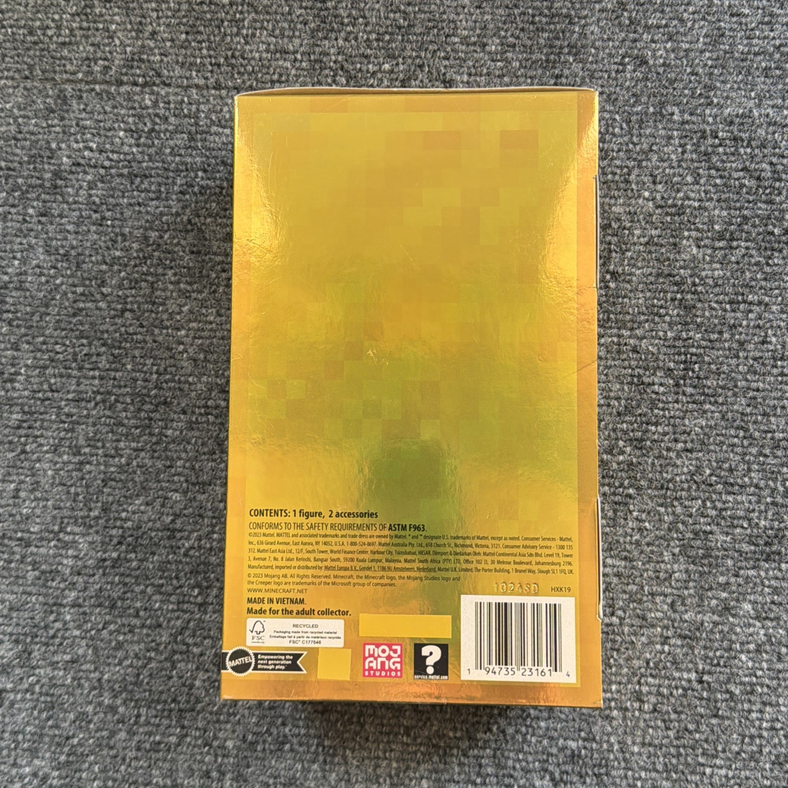 NEW-SEALED Minecraft Diamond Level 15 Years Gold Tuxedo Steve Figure Box