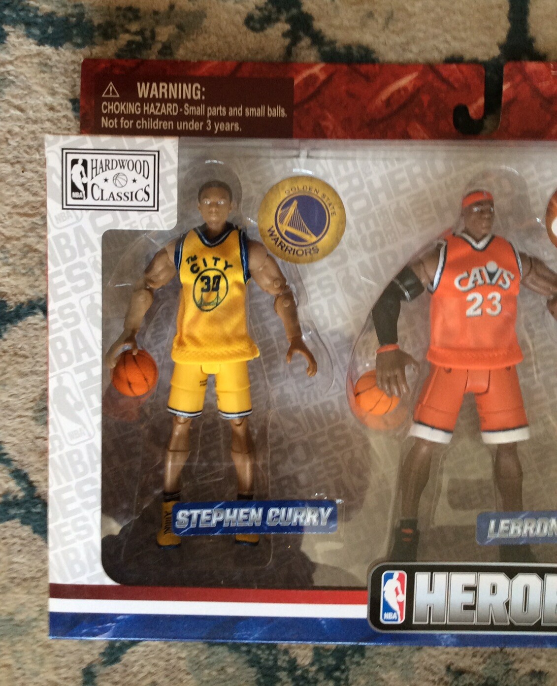 NBA HEROES THROWBACK EDITION STEPEN CURRY, LeBRON JAMES, & DERRICK ROSE PLAYSET