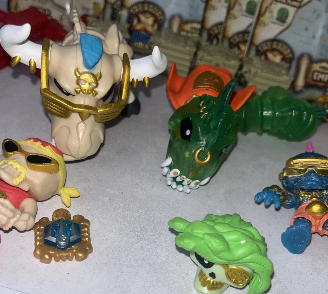Treasure X Figures Accessories Weapons Tools Animals Dynasty King Flare Lot