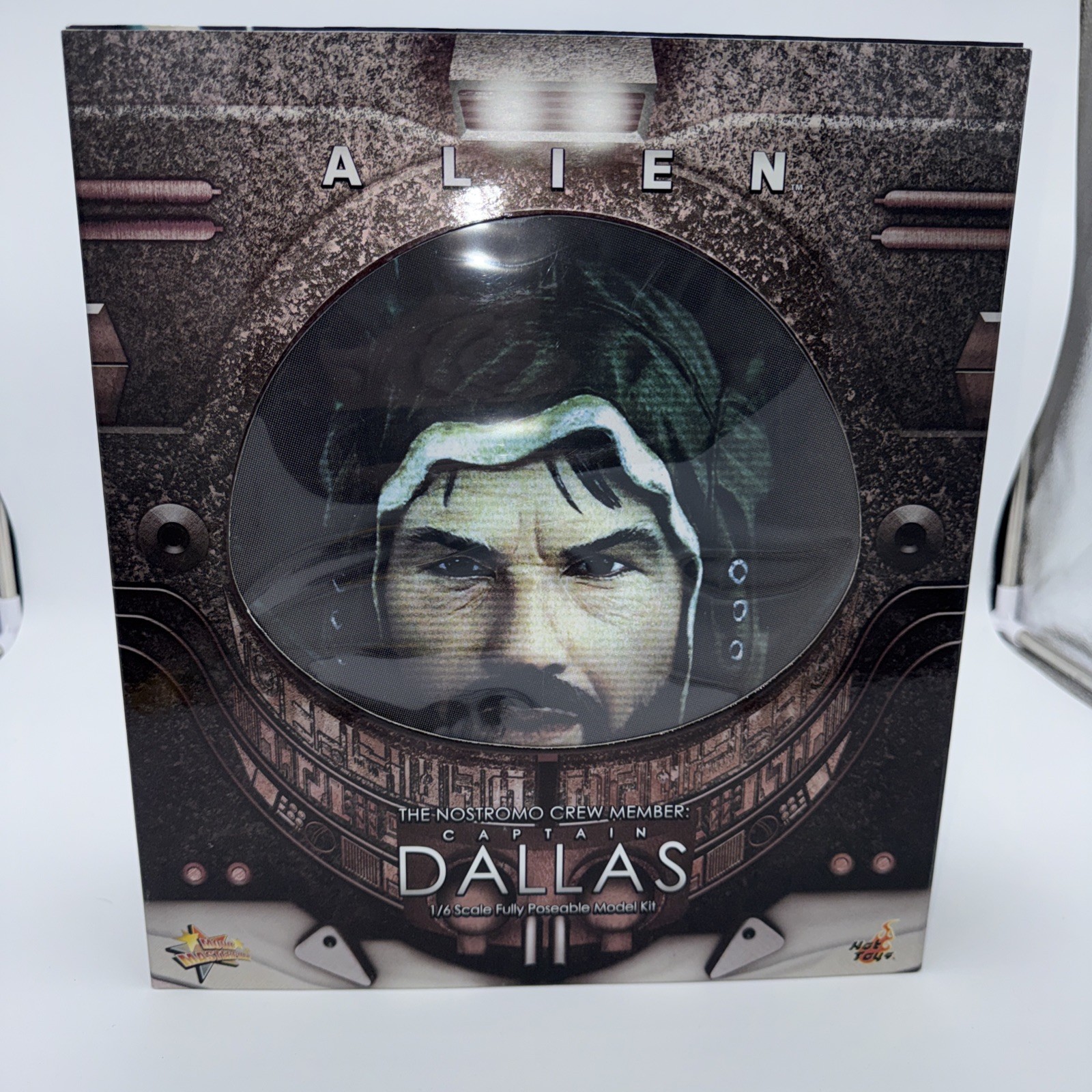 Hot Toys Alien Movie Masterpiece Captain Dallas 1/6 Scale Figure Model Kit 2008