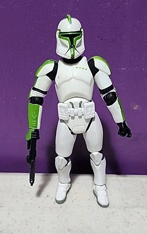 STAR WARS SAGA COLLECTION #60 CLONE TROOPER SERGEANT (GREEN) LOOSE COMPLETE