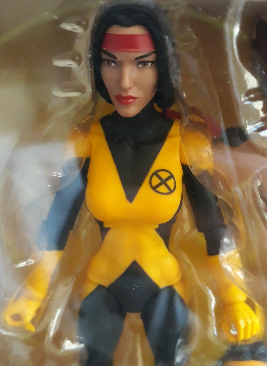 MARVEL LEGENDS FIGURE NEW MUTANTS DANI MOONSTAR EXCLUSIVE XMEN