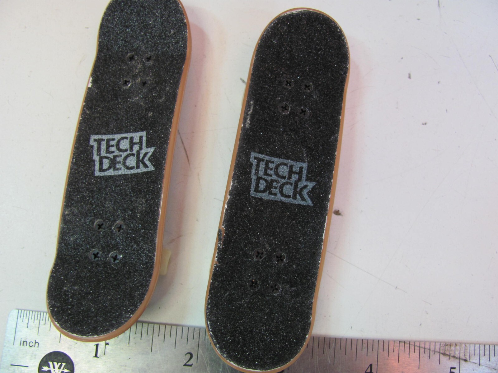 TECH DECKPLAY AND DISLAY TRANSFORMING CASE AND 2 EXTRA BOARDS. RODRIGUEZ ROMAR