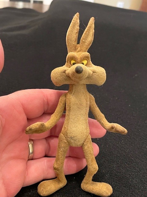 6&Prime; Wile E Coyote 1968 Flocked Poseable Action Figure (Perfect condition)