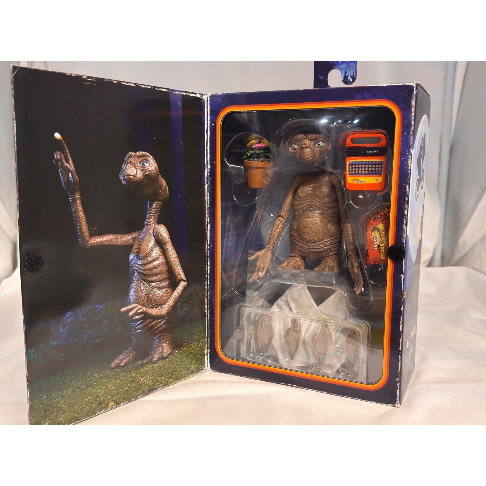 NECA Ultimate ET The Extra-Terrestrial 40th Anniversary Action Figure NIB 2022