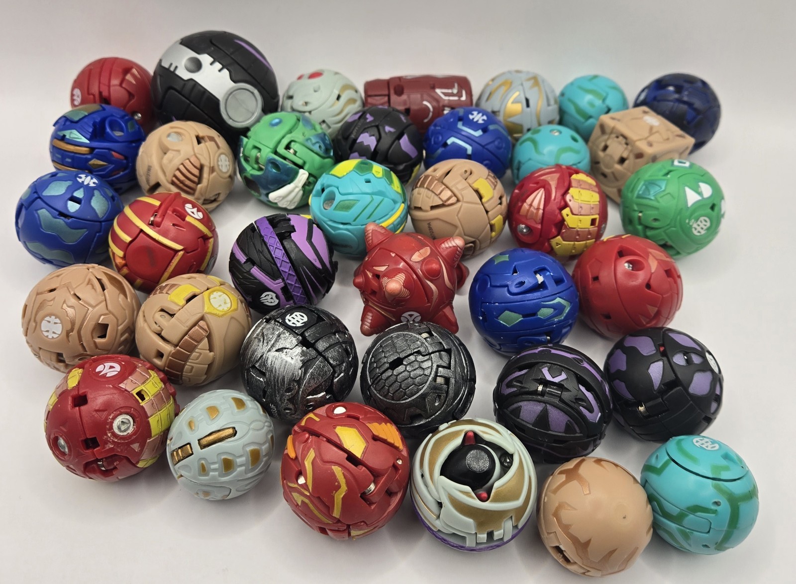 Lot of 35 Bakugan Battle Brawlers Spin Master