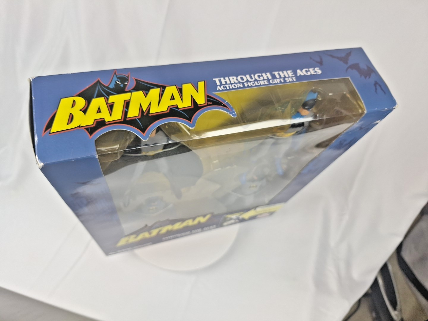 Batman Through the Ages Boxed Action Figure Gift Set + Comic New Alex Ross