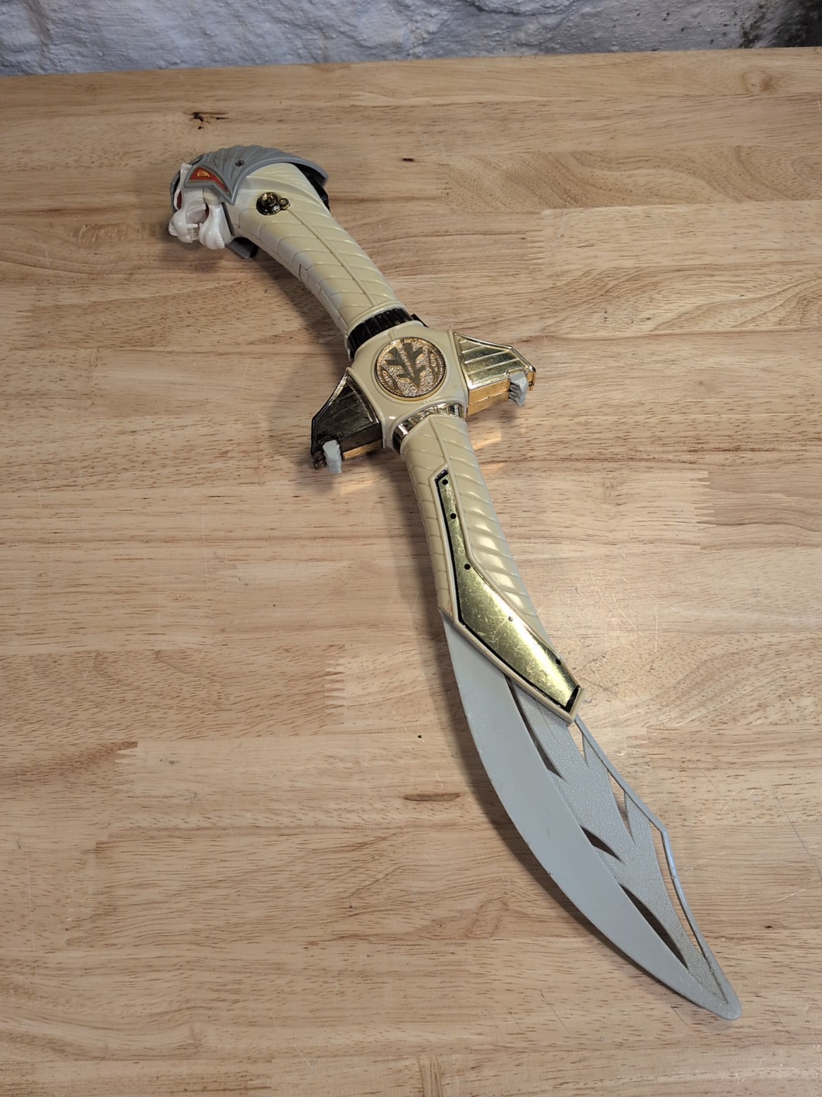 90’s Vtg – White Mighty Morphin Power Ranger Saba Tiger Saber Sword Gold (Read)