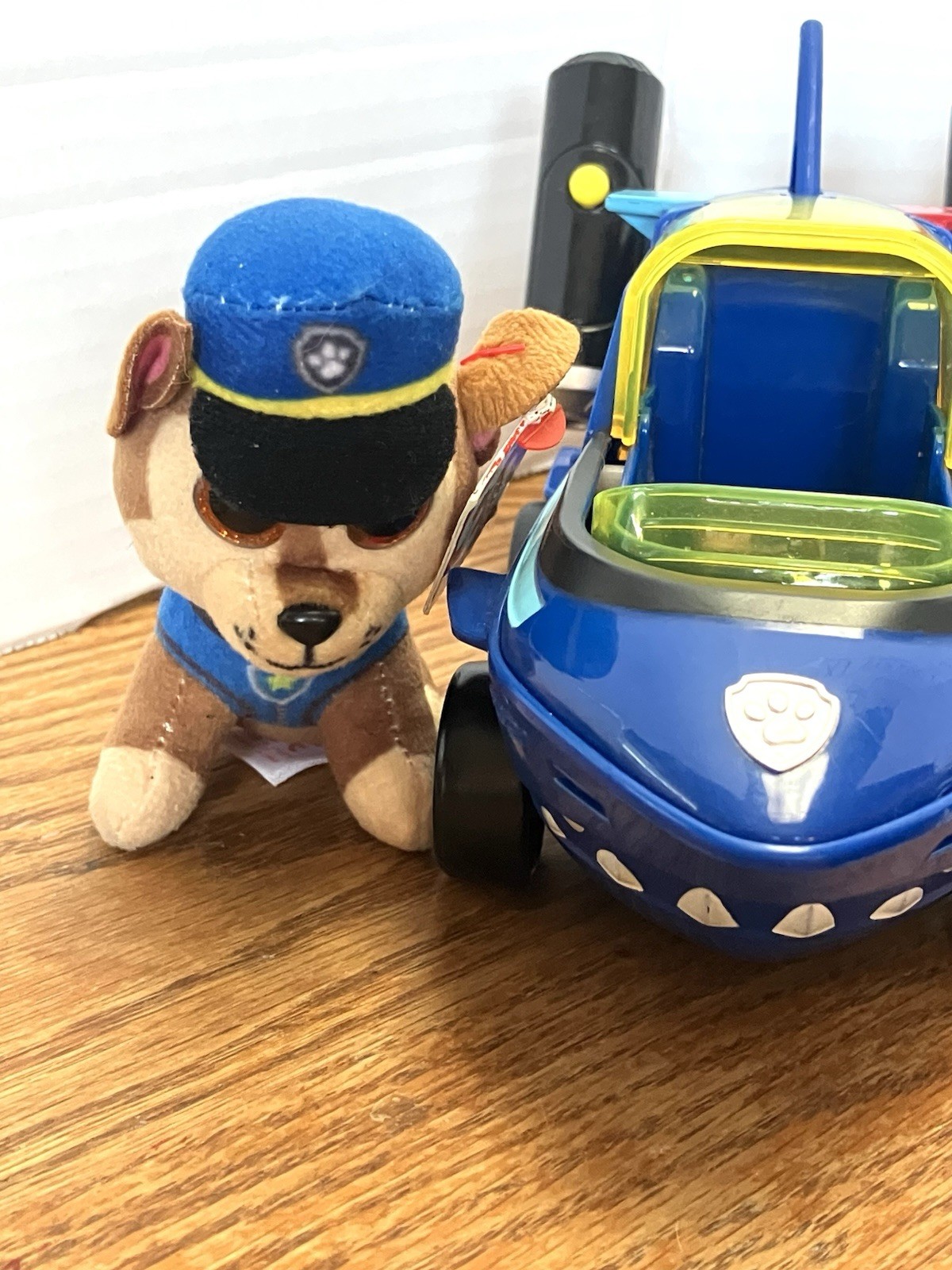 Paw Patrol Assorted Vehicles & Figures Lot Read Spin Master