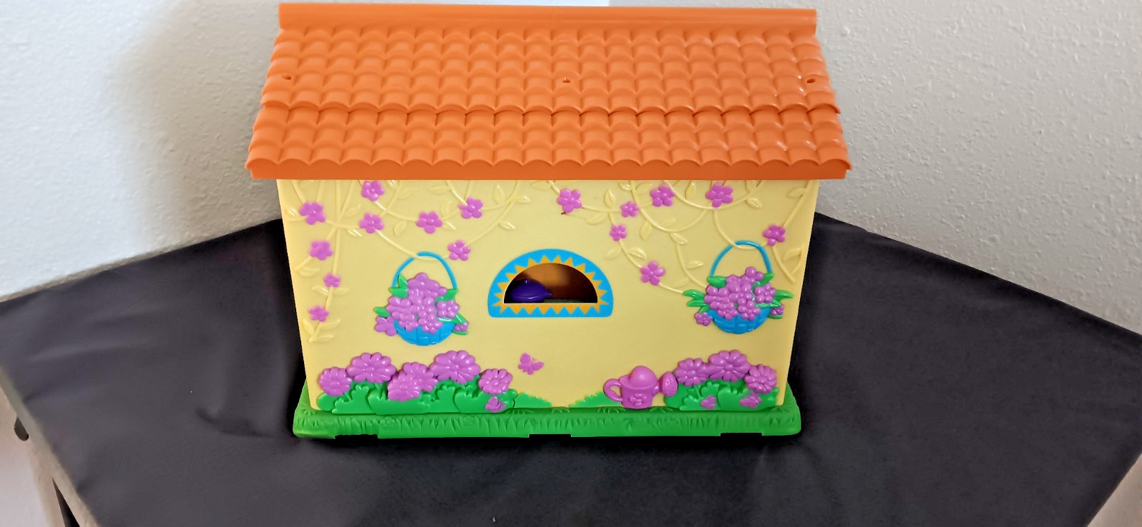 DORA THE EXPLORER TALKING DOLL HOUSE INCLUDES DORA, MAMI, PAPI & SOFA 200 NEW