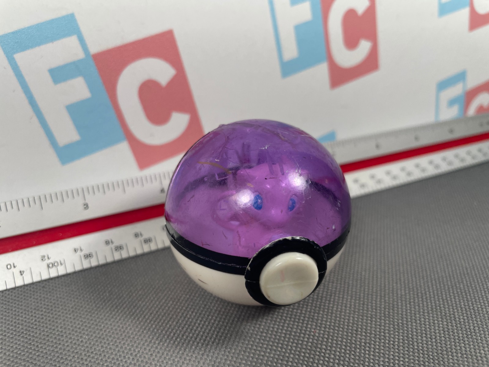 2000 Pokemon Basic Fun Mew Figure & Master Pokeball Retro Vintage RARE
