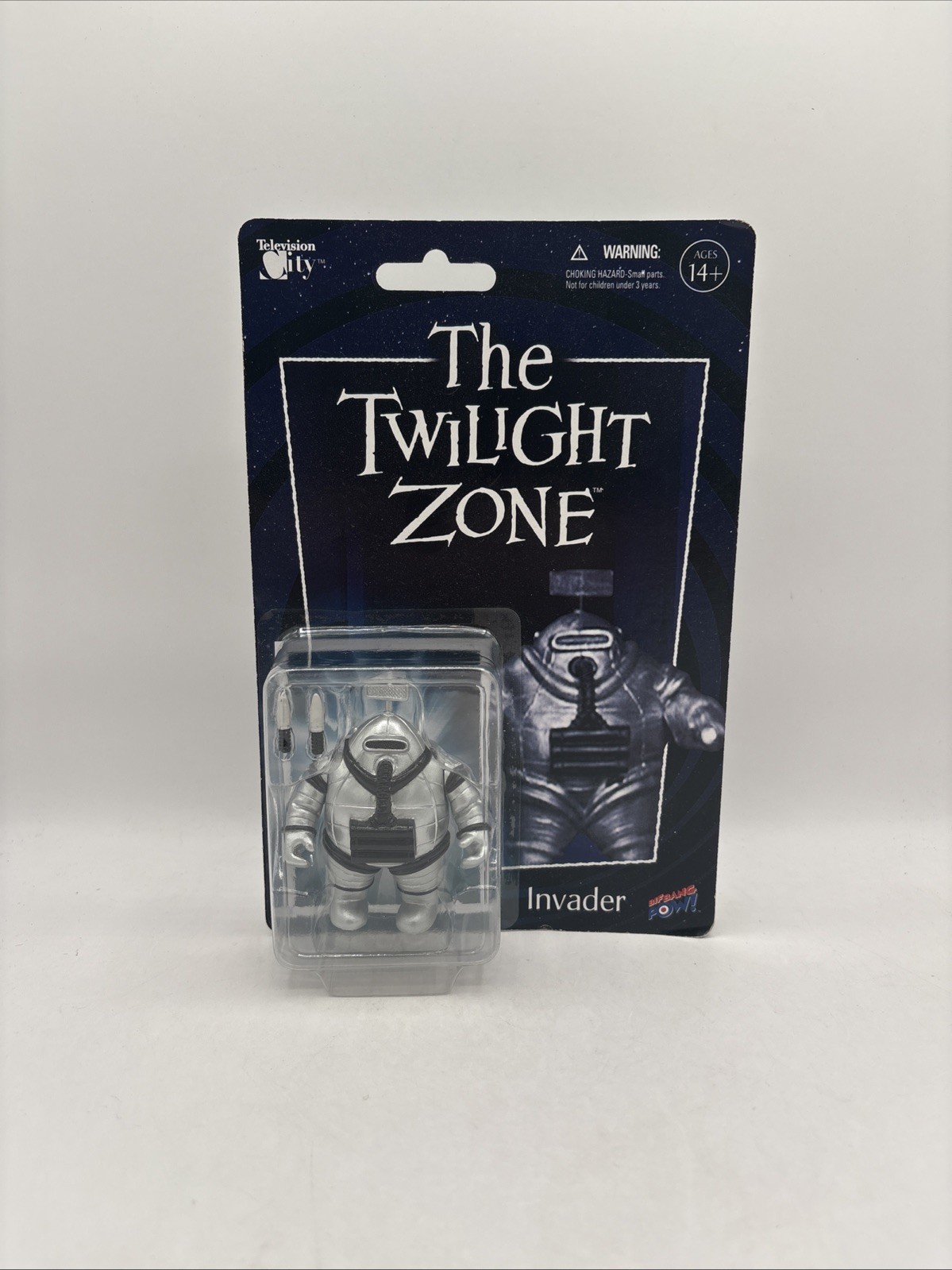 Bif Bang Pow Entertainment Earth Twilight Zone 3.75&Prime; Invader W/pin & Diorama Pac