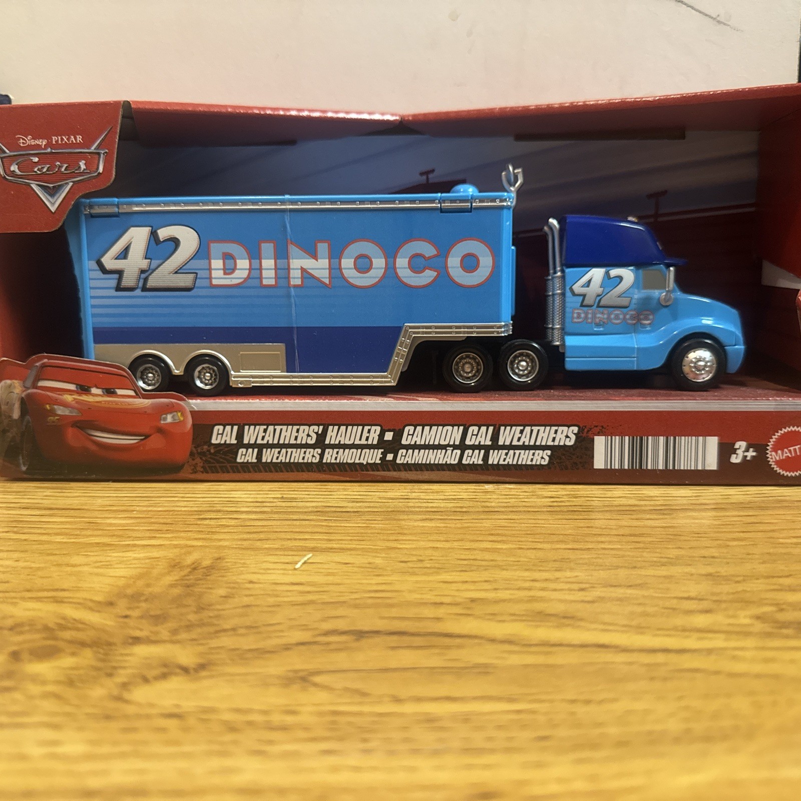 DISNEY PIXAR-CARS #42 CAL WEATHERS&rsquo; DINOCO HAULER-BRAND NEW – NICE