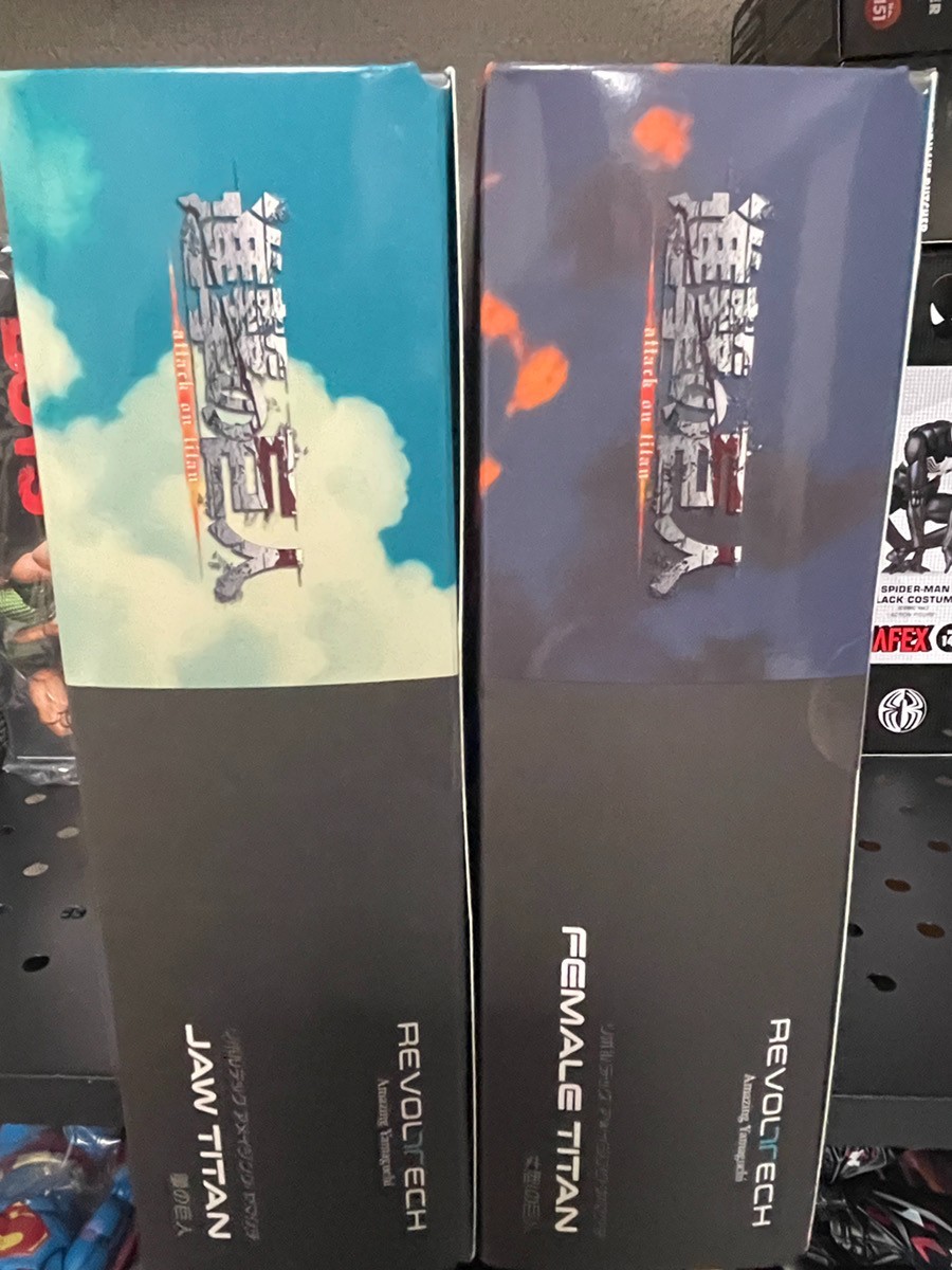 Kaiyodo Revoltech Amazing Yamaguchi Attack on Titan Jaw Titan & Female Titan Set