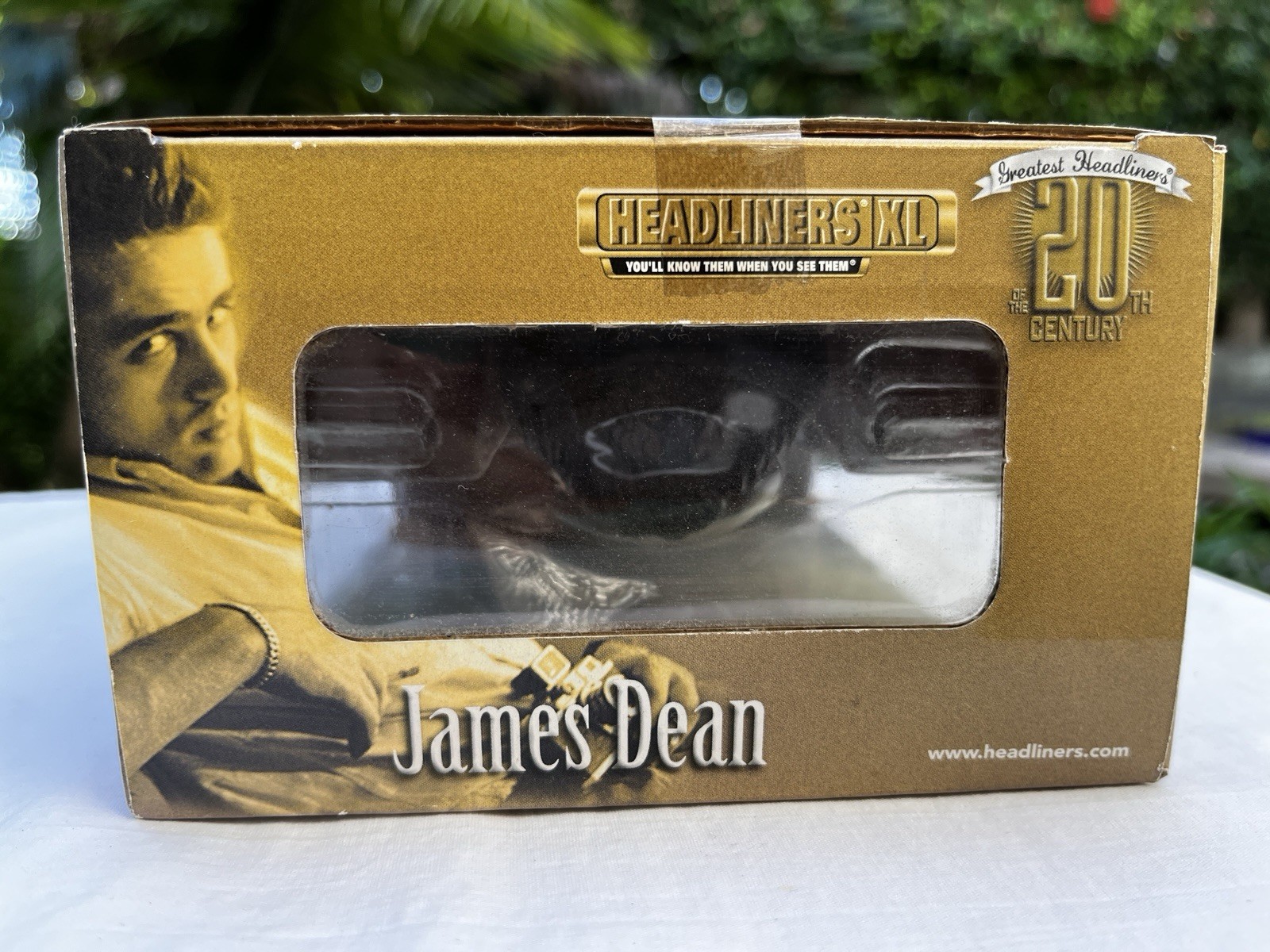 James Dean Figure – Greatest Headliners of 20th Century COA #5956 of 25,000 NIB