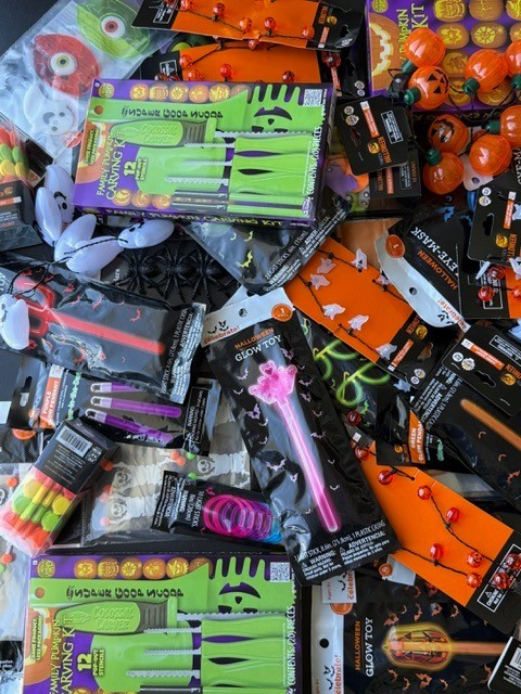 10 LOT Halloween Mixed Novelty Party Toys Favors Accessories Glow Light Jewelry