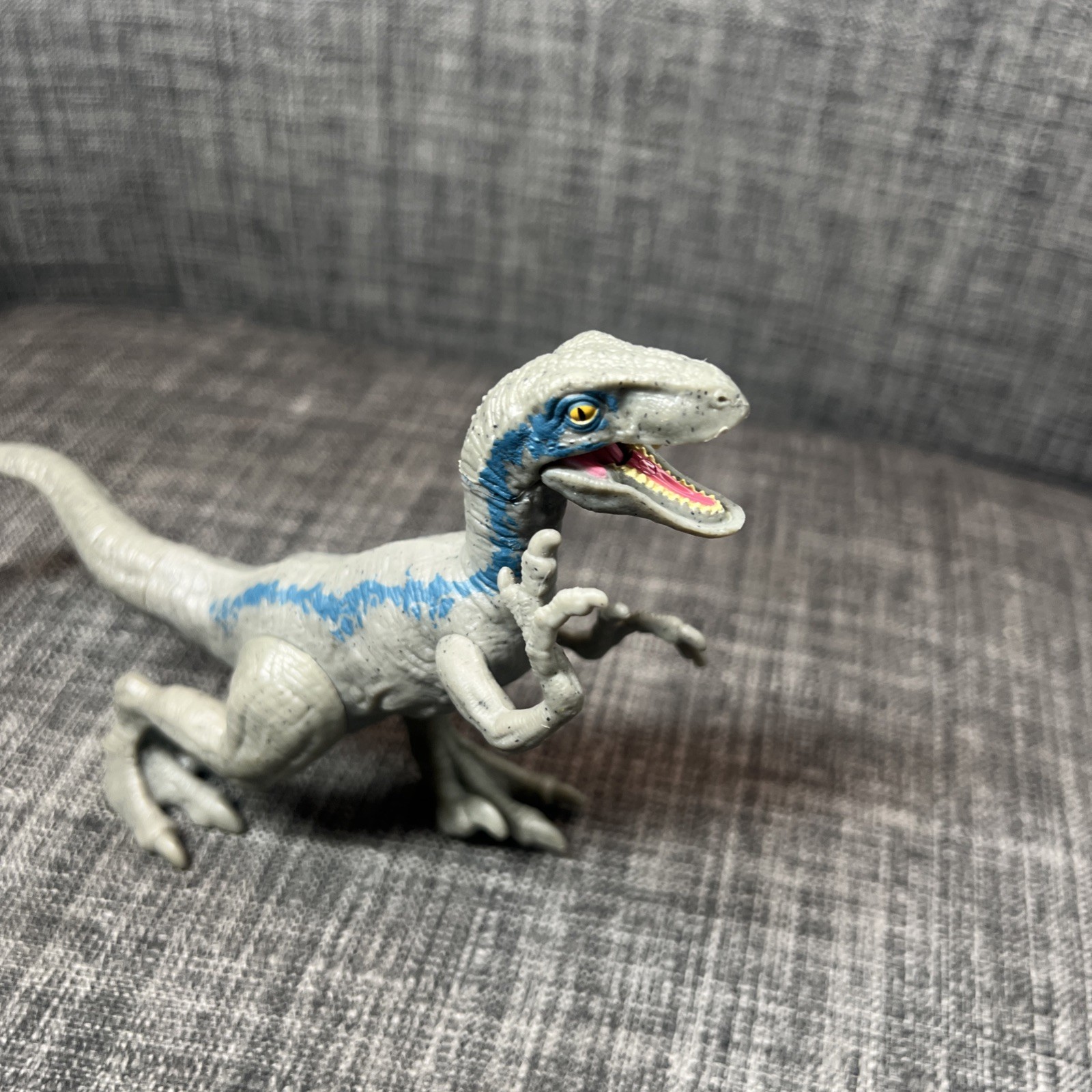 Jurassic World Attack Pack Velociraptor Blue Action 7&Prime; Figure 2017