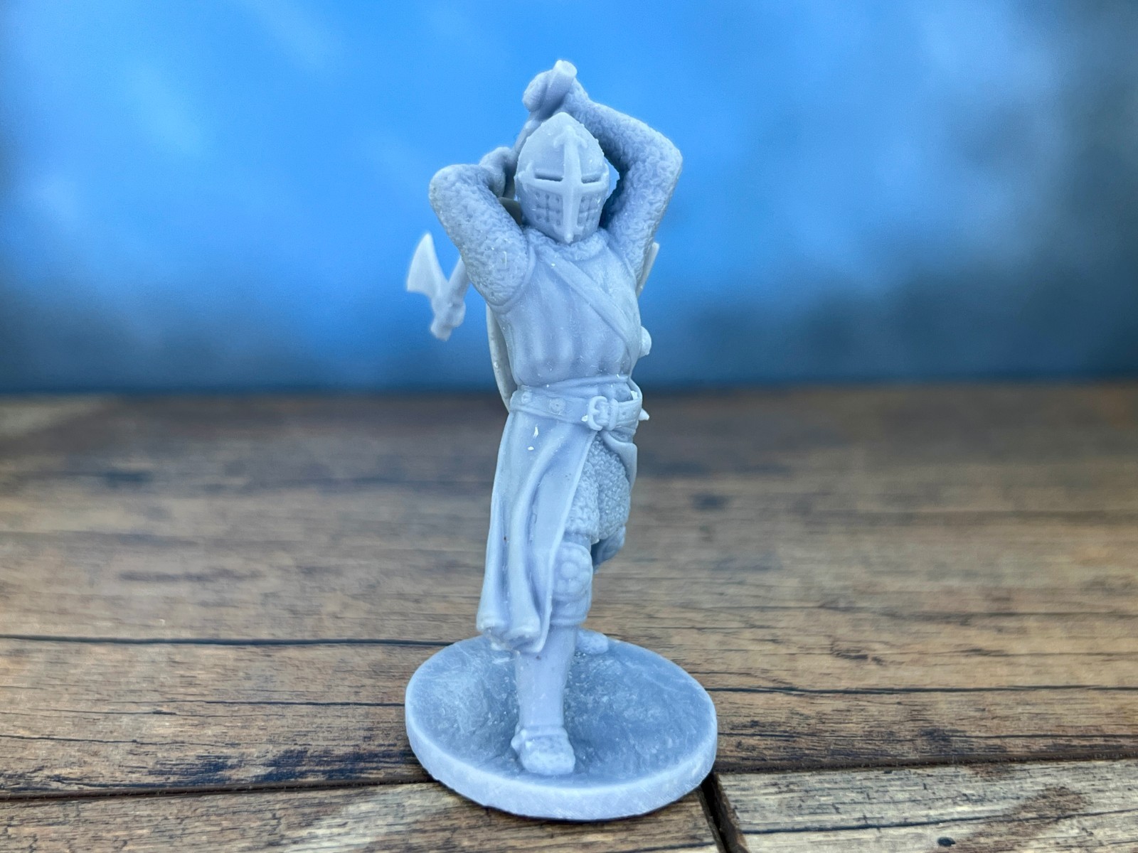 Tabletop Action Figure medieval knight with an ax 80mm Plastic soldiers