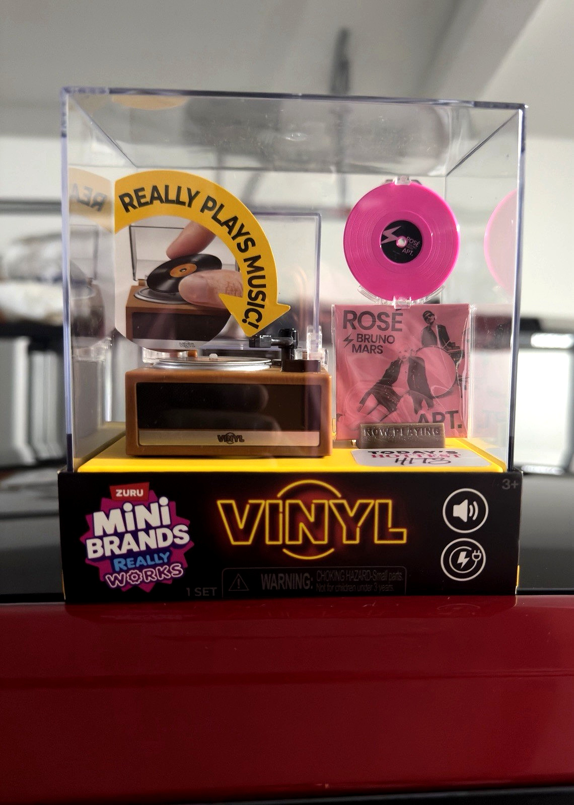 ZURU Mini Brands Really Works Vinyl Playset Series 1 – In Hand