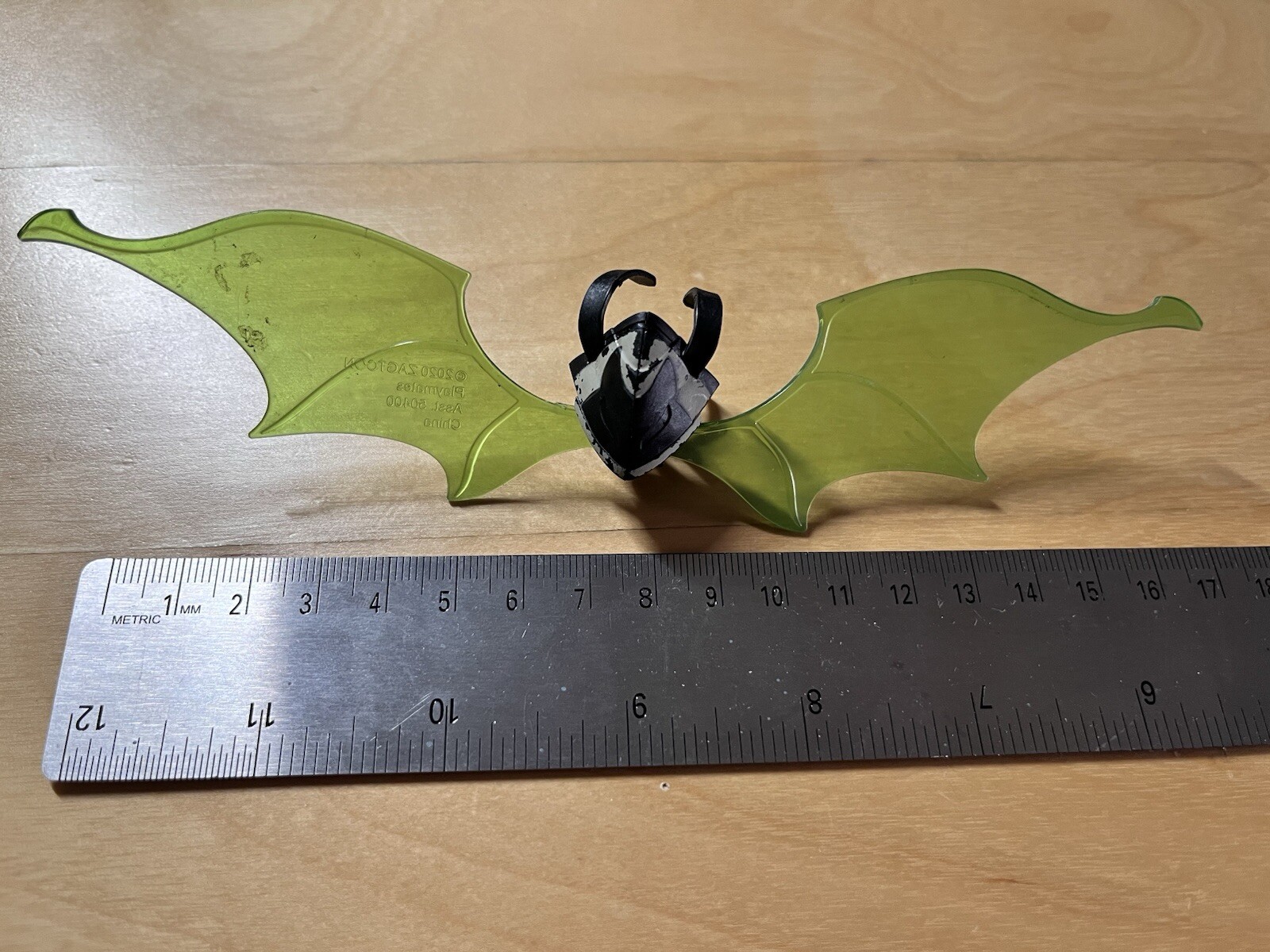 1pc flight backpack accessory for 3.75-inch figures.