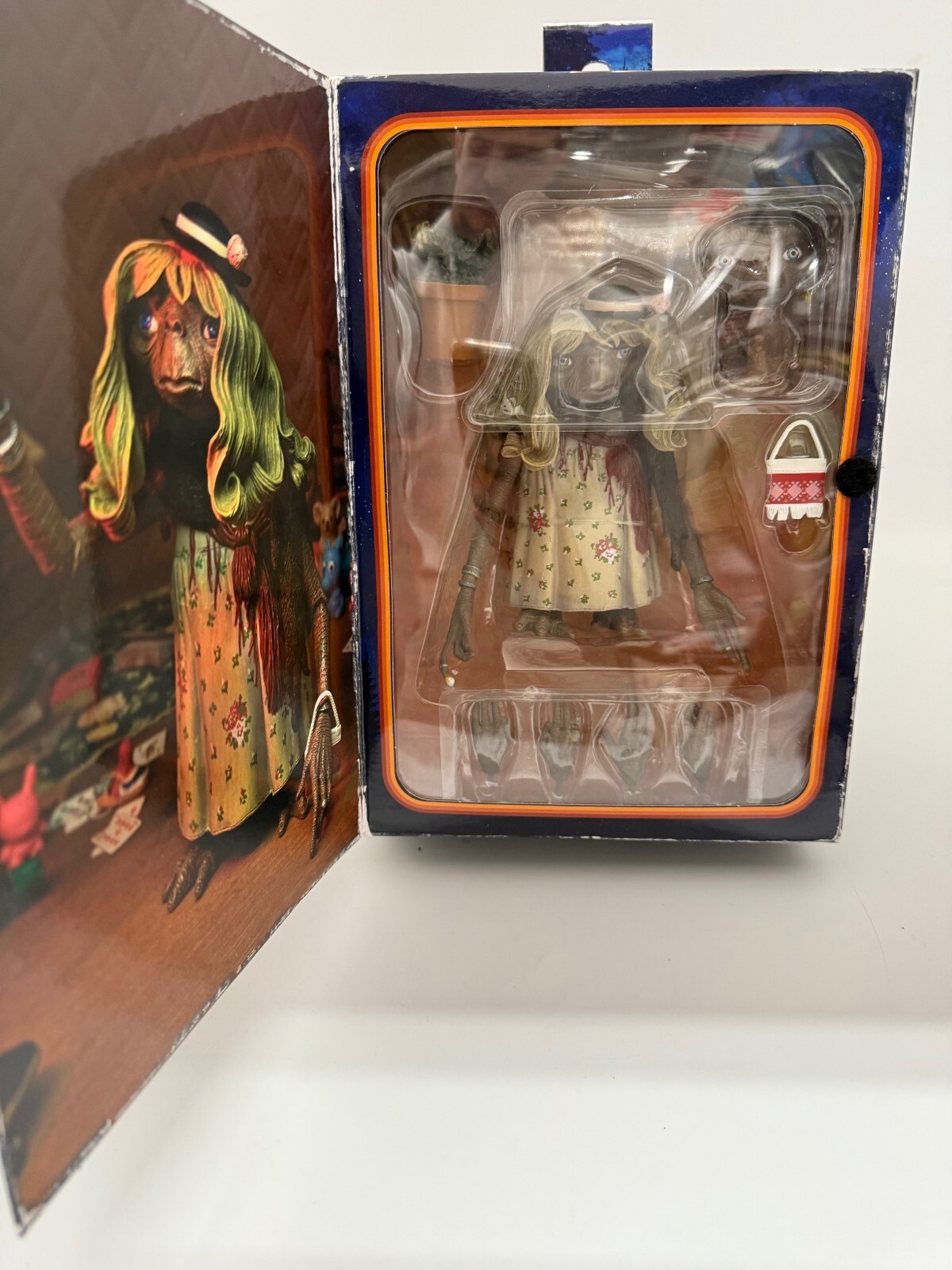 NECA E.T. The Extra-Terrestrial 40th Anniversary Ultimate Dress-Up Action Figure