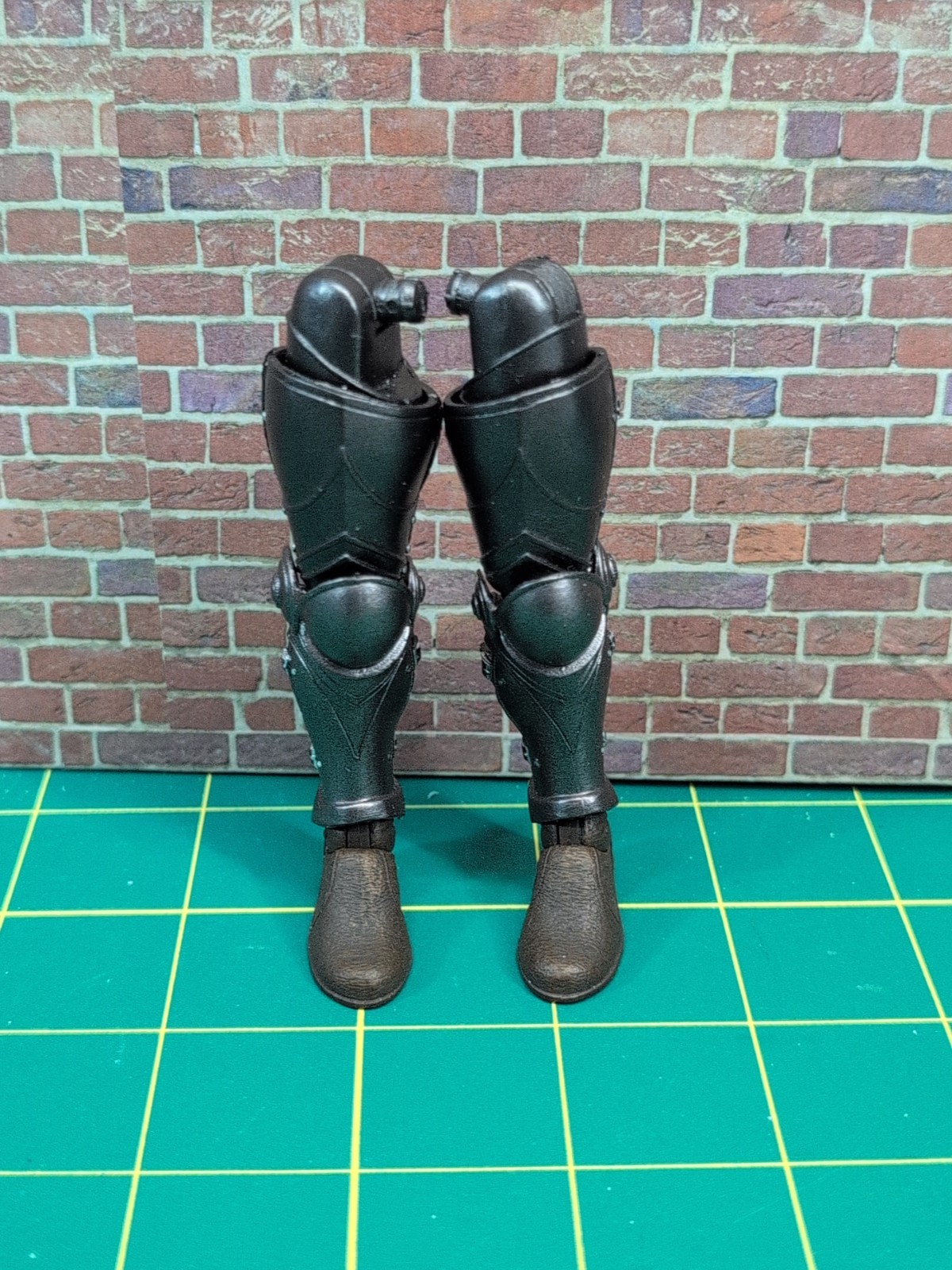 Mythic Legions FH Brown Leather Armory Knight « SET OF ARMOR LEGS w/LEATHER BOOTS