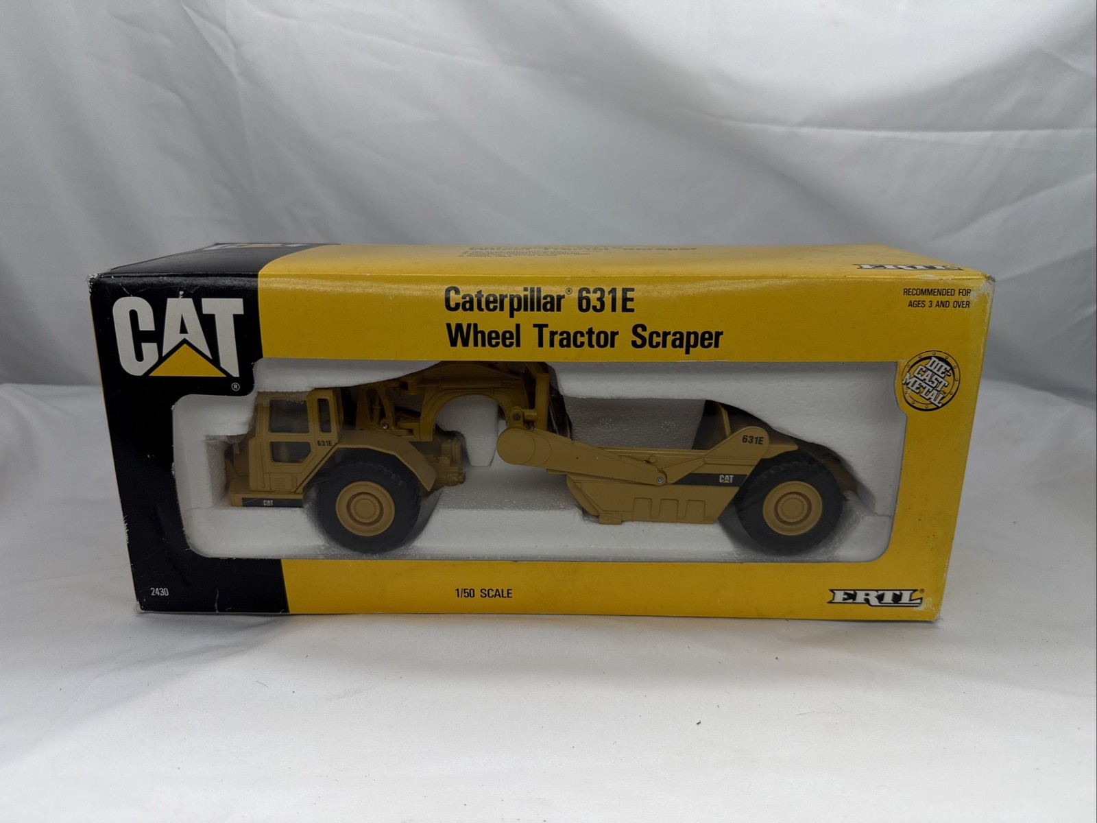 Caterpillar 631E Wheel Tractor Scraper 1:50 ERTL CAT Die Cast NEW